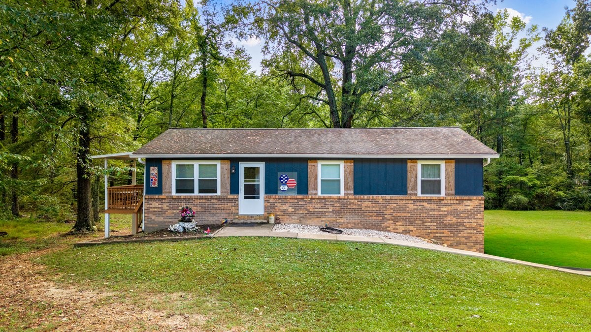 101 Homestead Street, Ne Property Photo 1