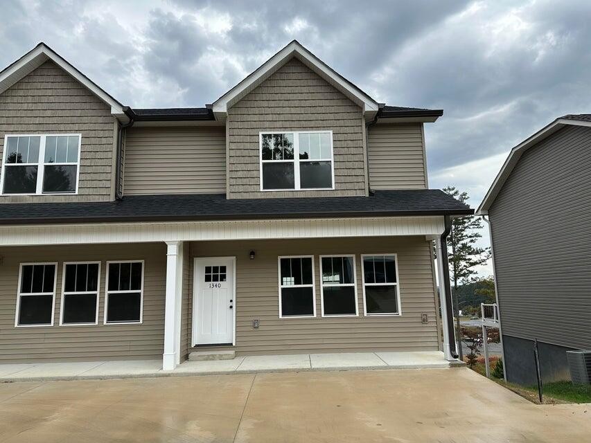 1340 Unity Drive, Ne Property Photo 1