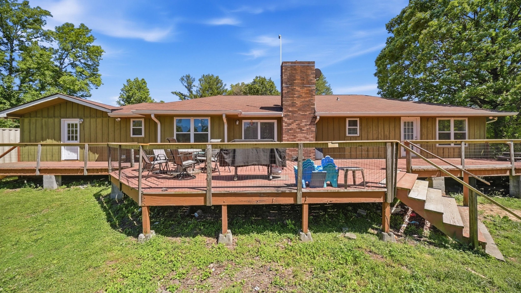 936 Cowboy Sams Drive Property Photo 3