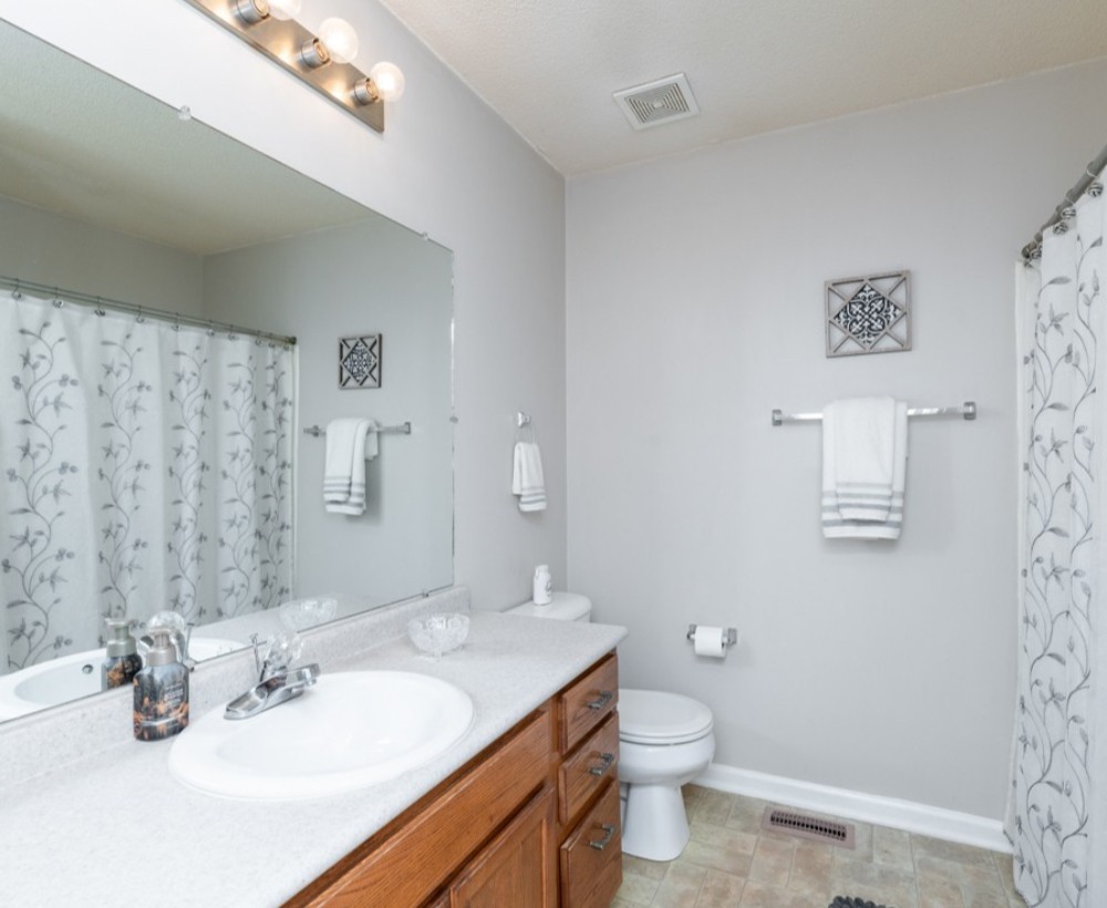 3398 Queensbury Rd Property Photo 13
