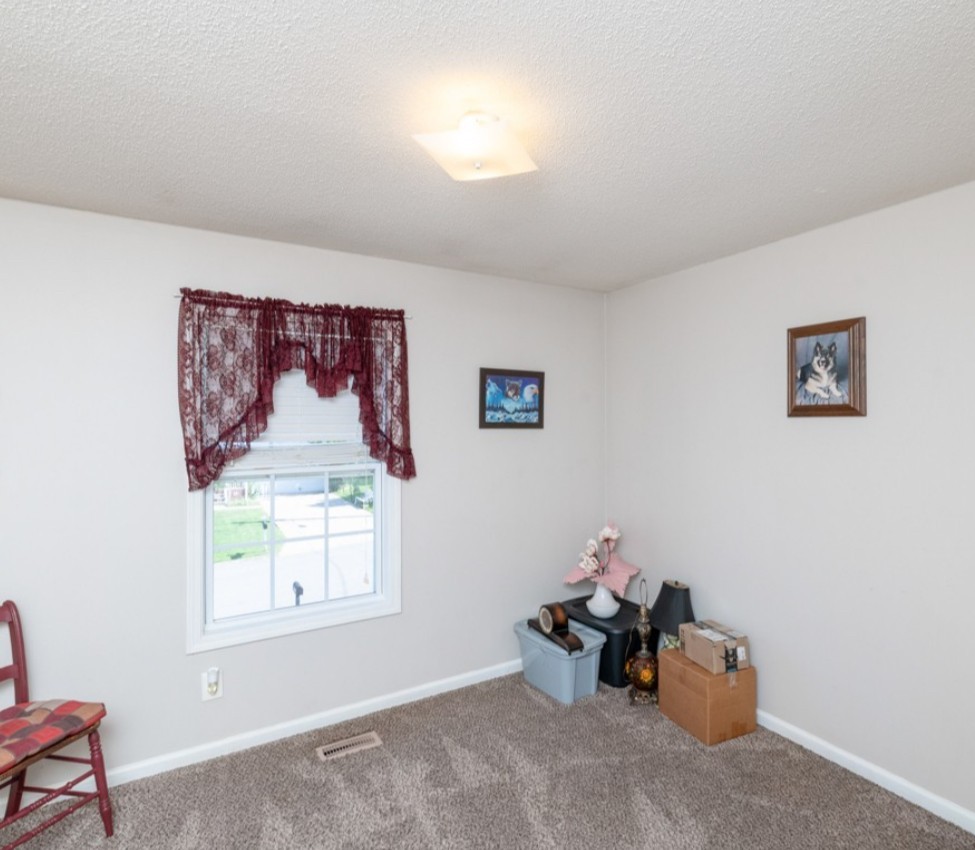 3398 Queensbury Rd Property Photo 14
