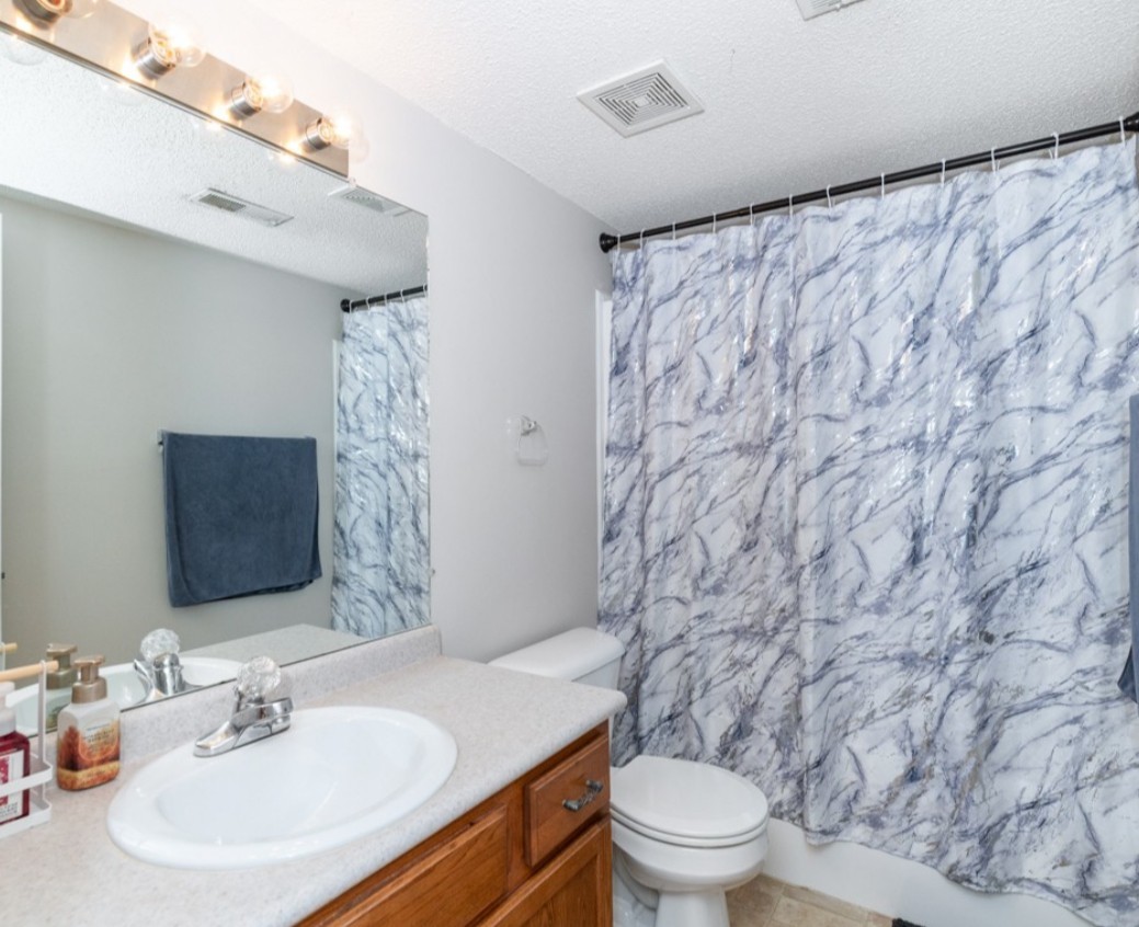 3398 Queensbury Rd Property Photo 21
