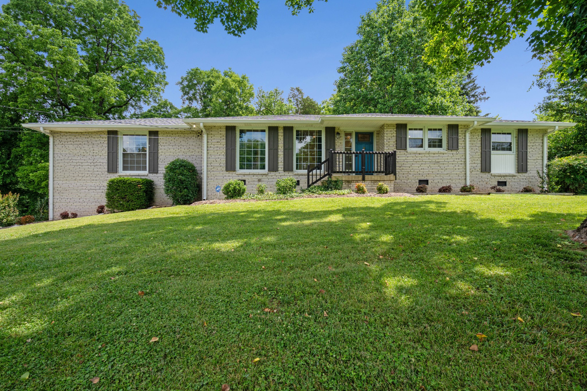 742 Currey Rd Property Photo 1
