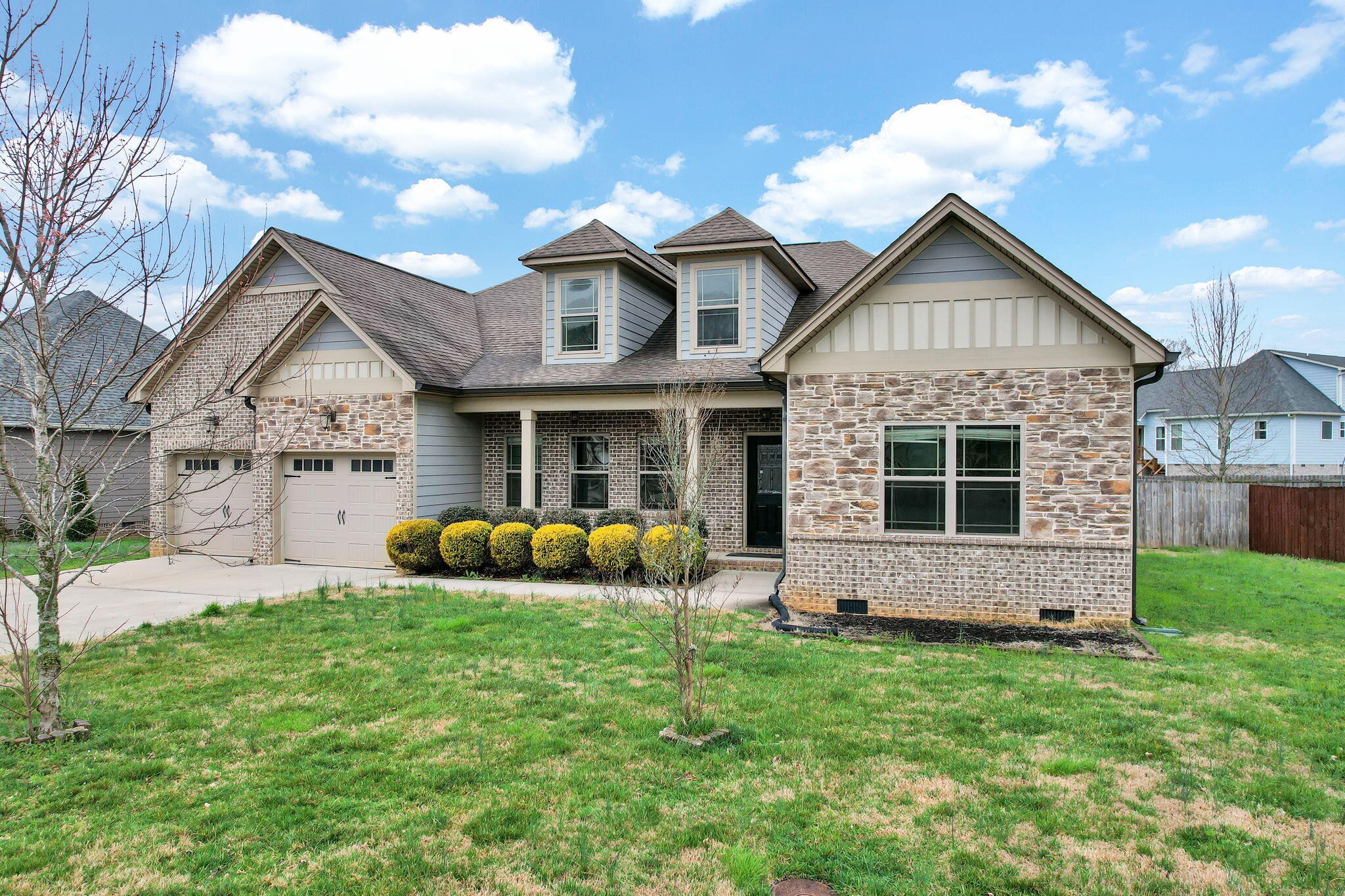 210 Winding Glen Drive, Nw Property Photo 3