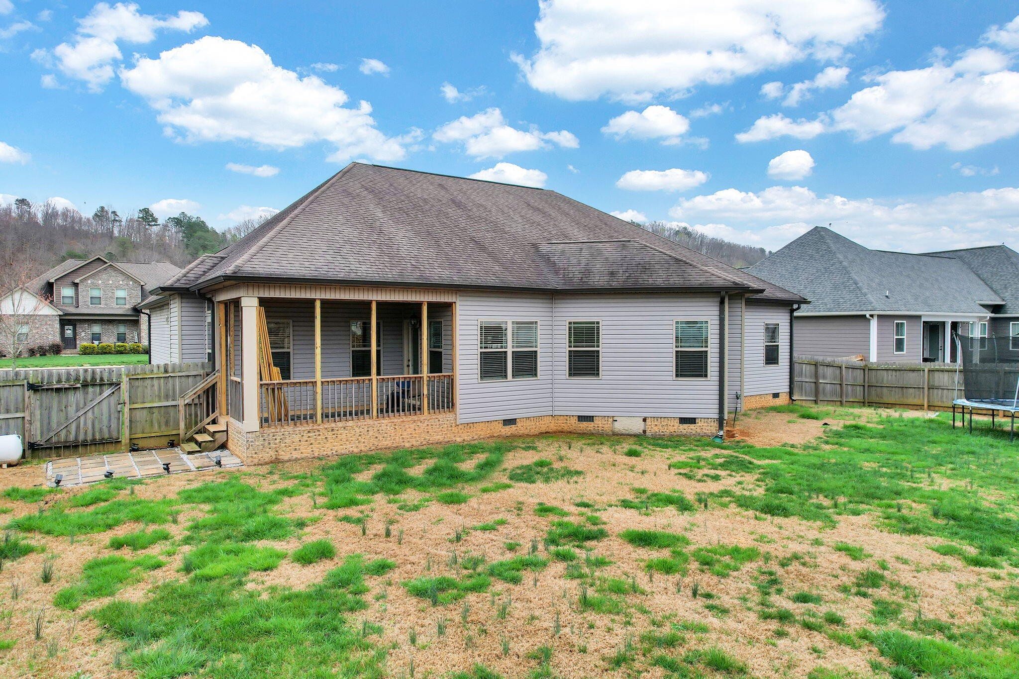 210 Winding Glen Drive, Nw Property Photo 4