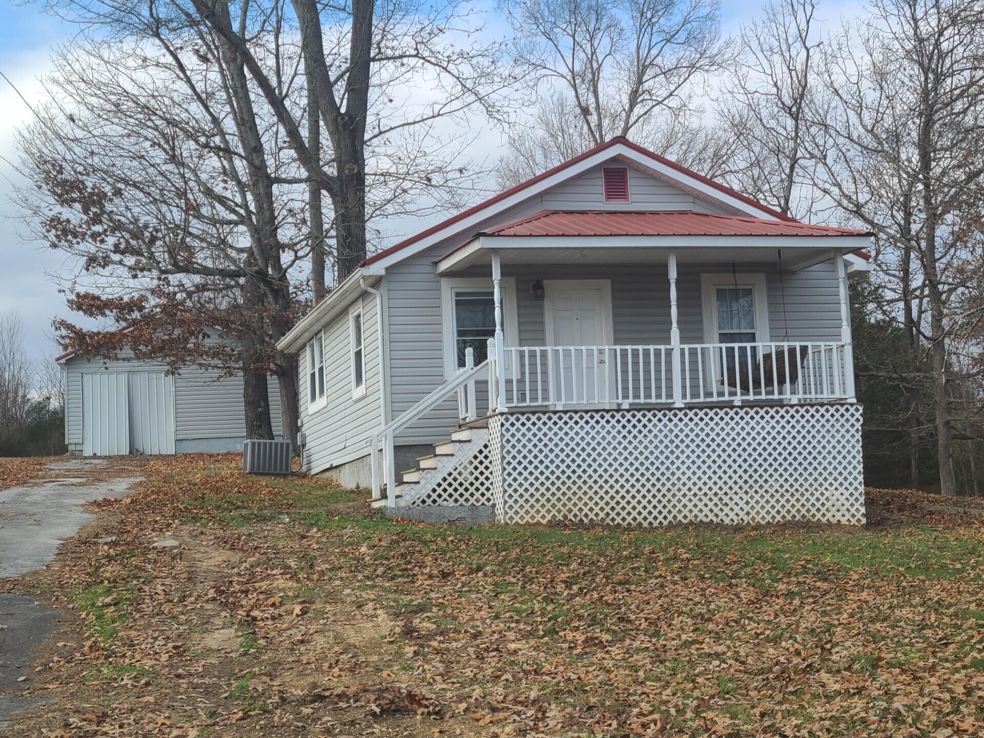 3030 Mcreynolds Avenue, Se Property Photo 1