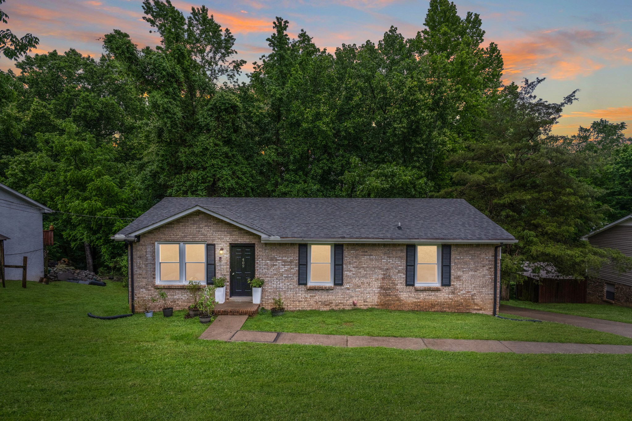 409 Needlewood Dr Property Photo 1