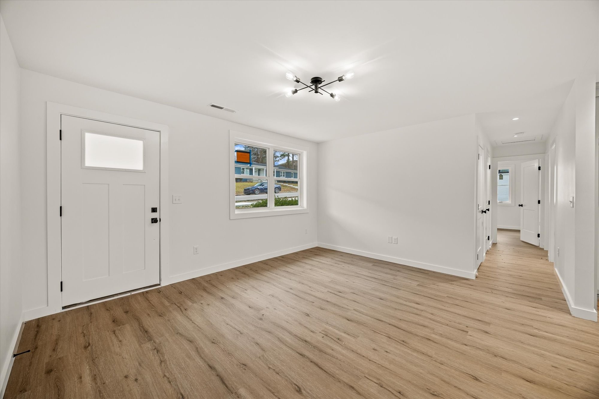 227 Boatman St Property Photo 4