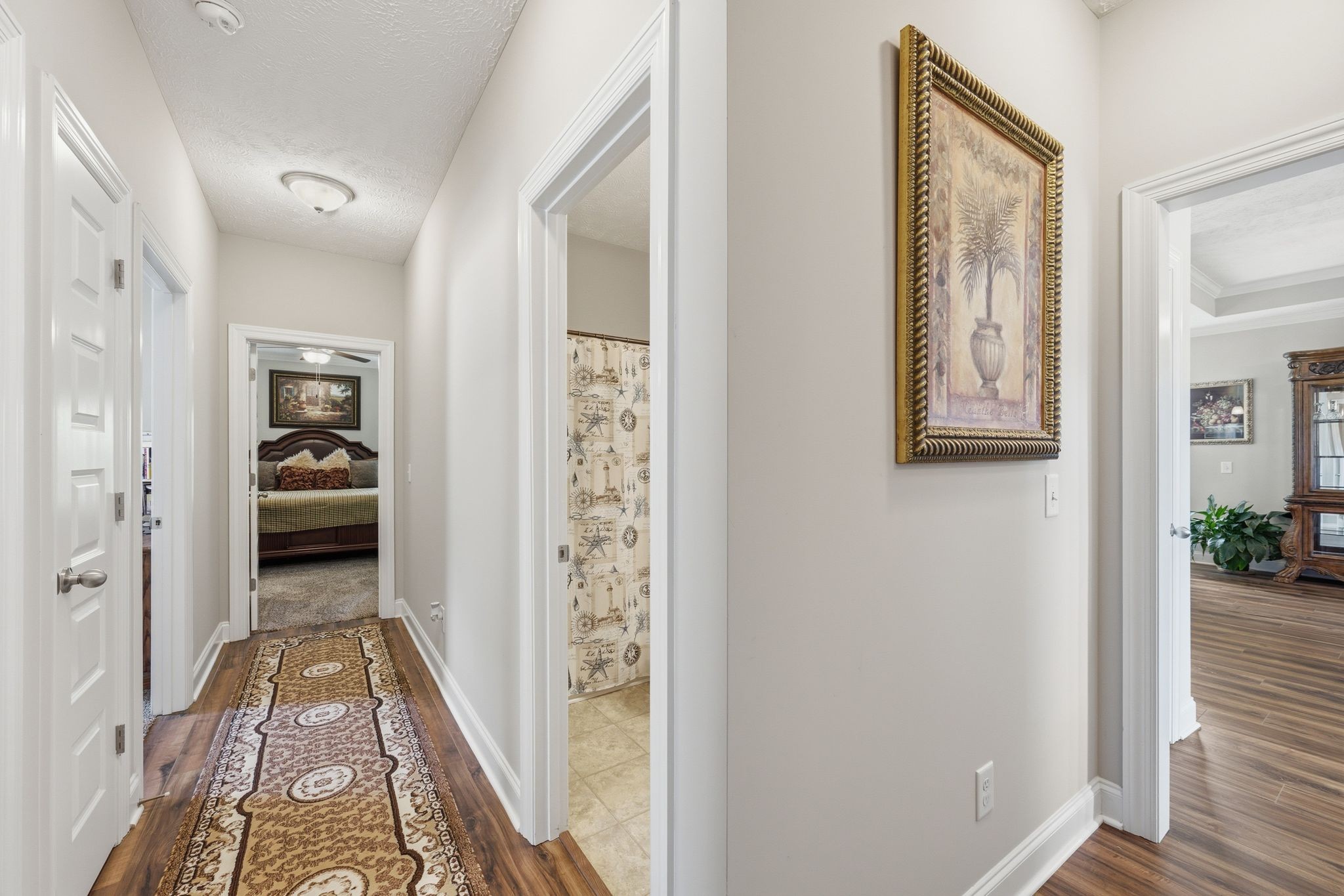 640 Laurel Ln Property Photo 10