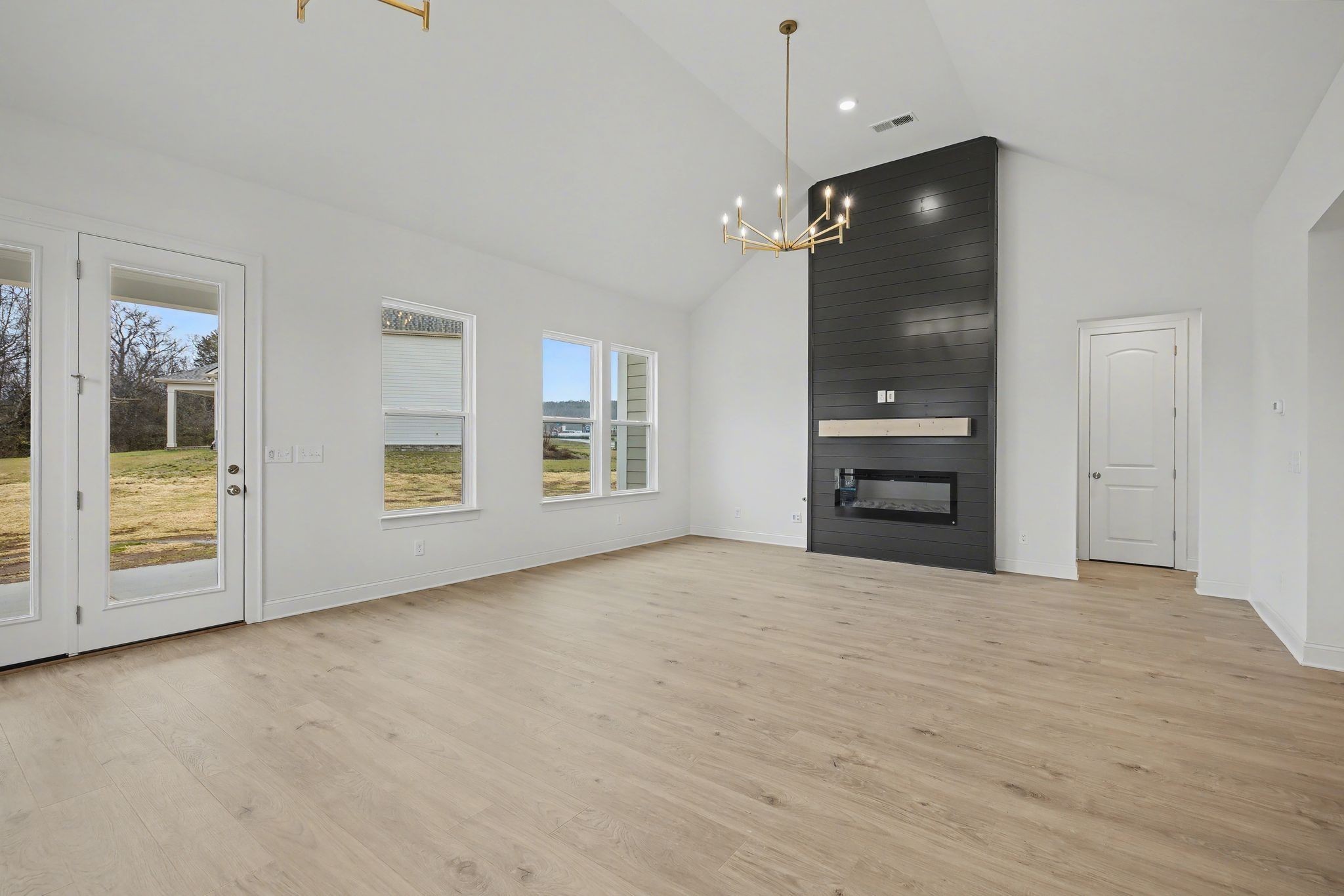 2620 Manning Pass Property Photo 6