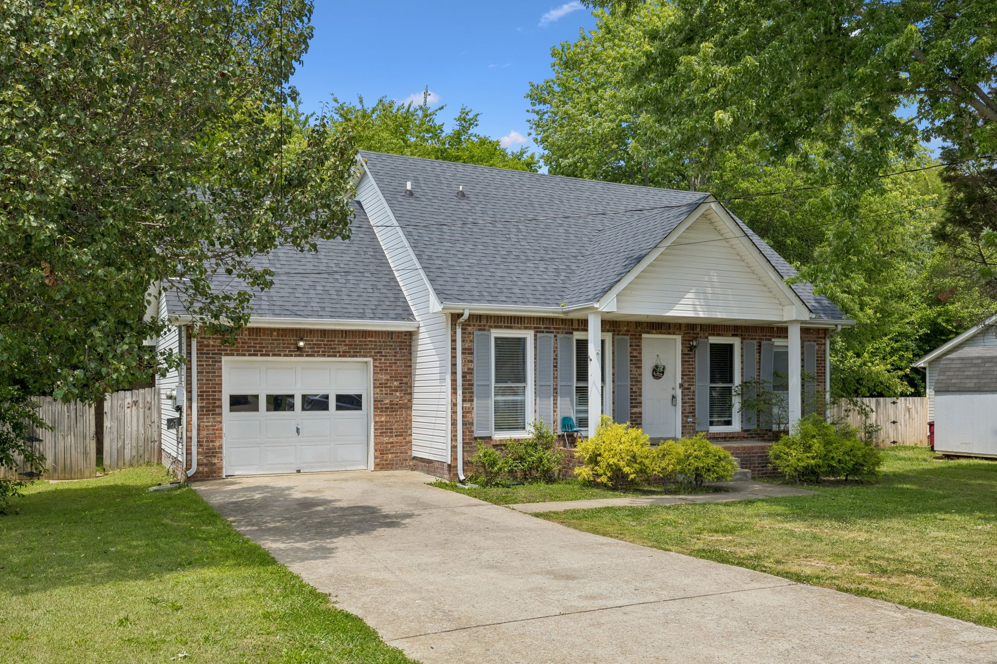 1036 Roedeer Dr Property Photo 3