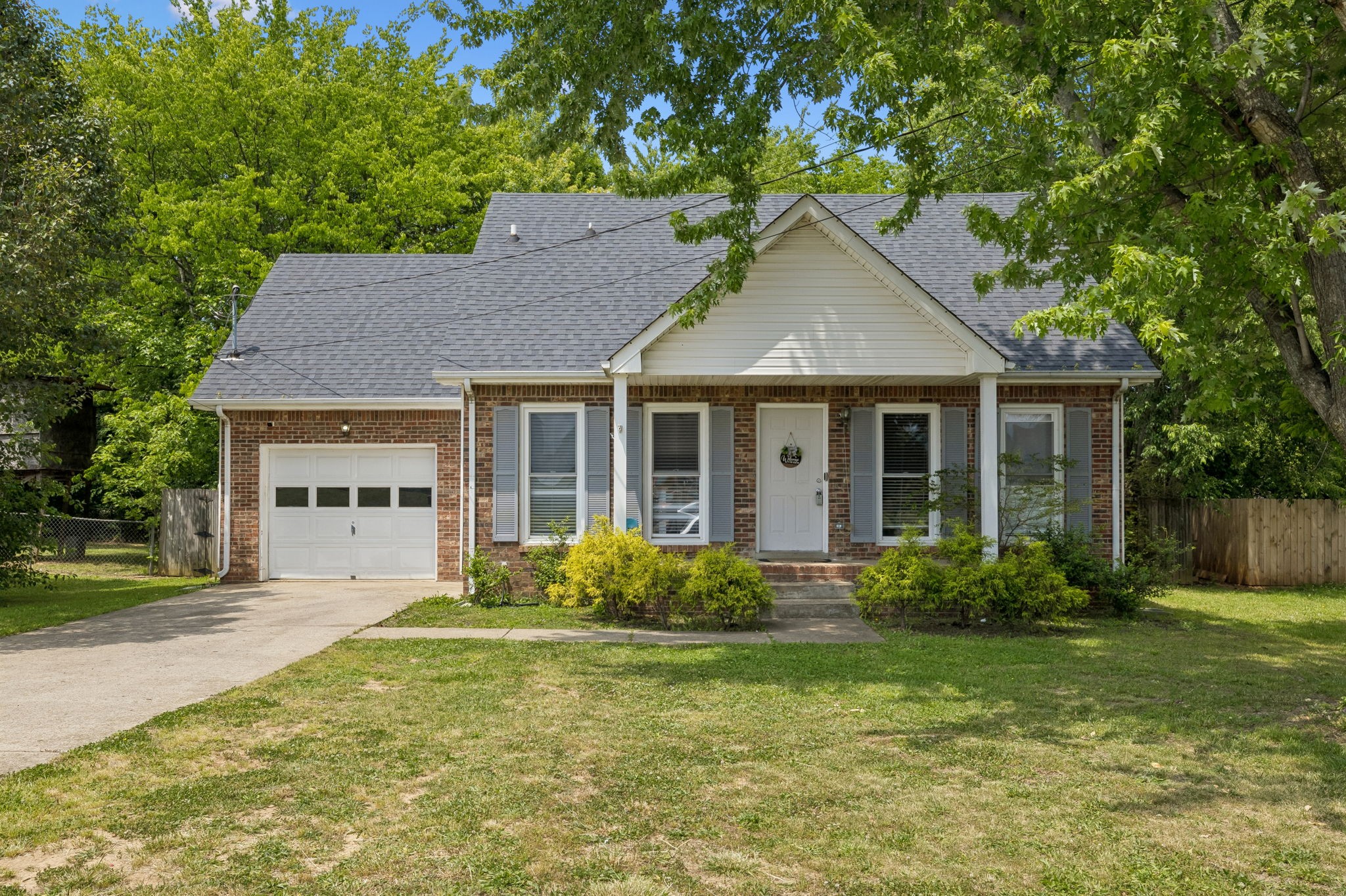 1036 Roedeer Dr Property Photo 4