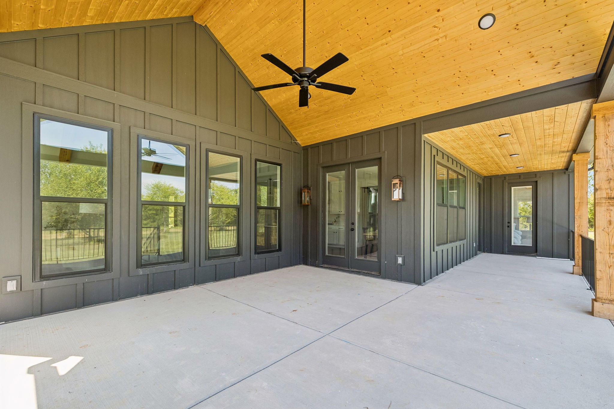 2418 River Rd Property Photo 67