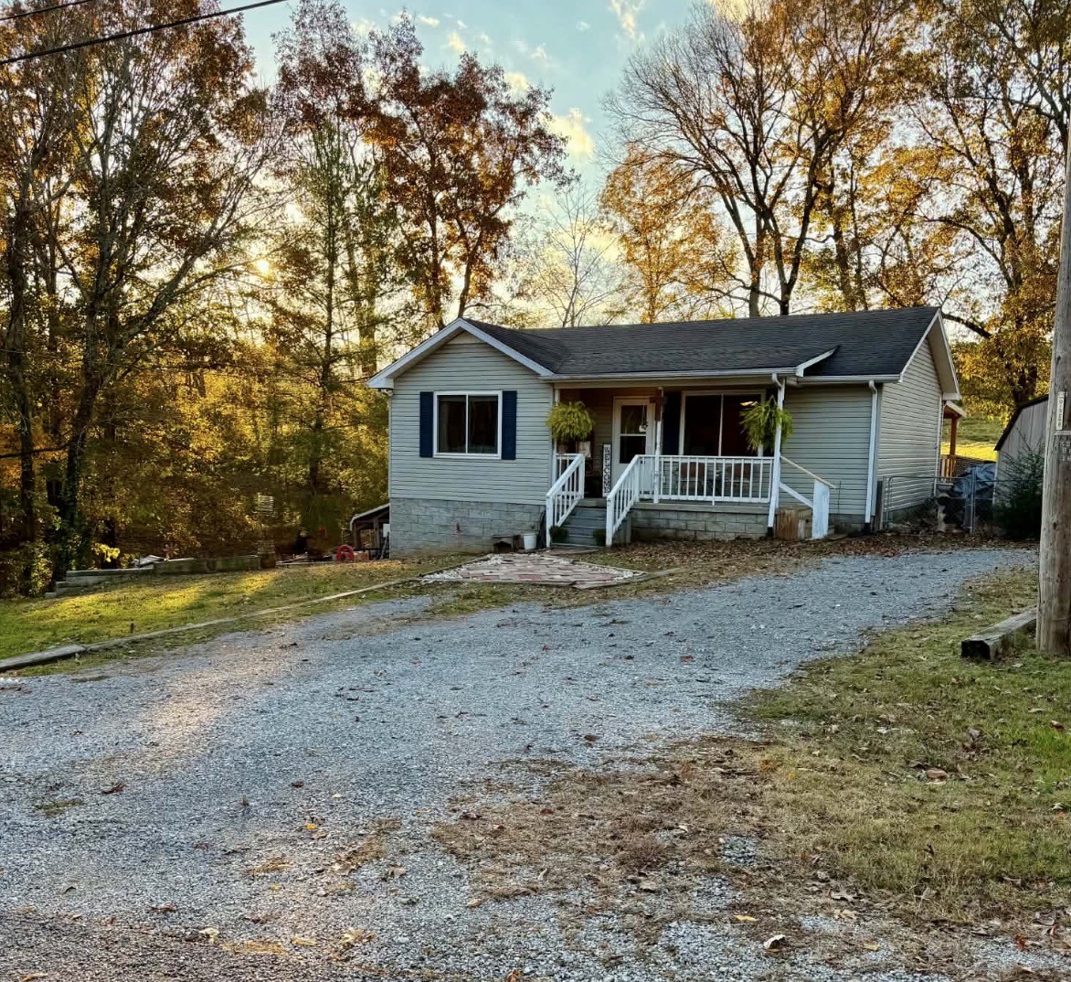 49 Roberts Ln