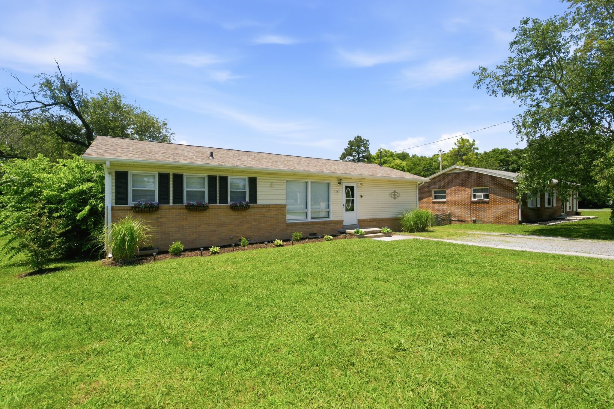 1045 Fairfield Pike Property Photo 1