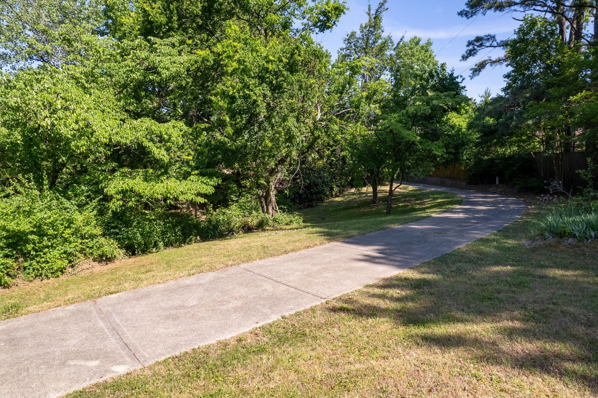 651 Old Lebanon Dirt Rd Property Photo 10