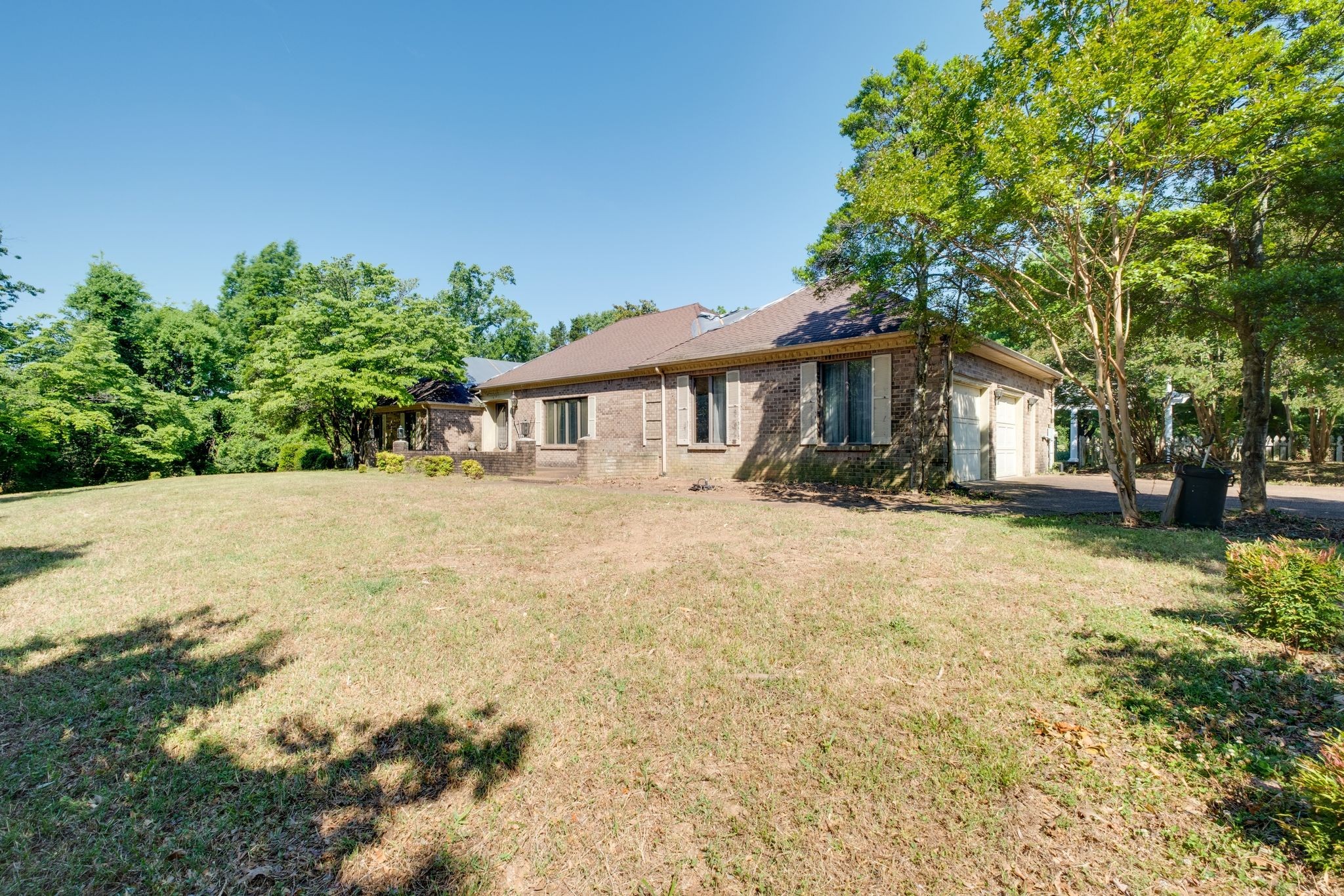 651 Old Lebanon Dirt Rd Property Photo 11