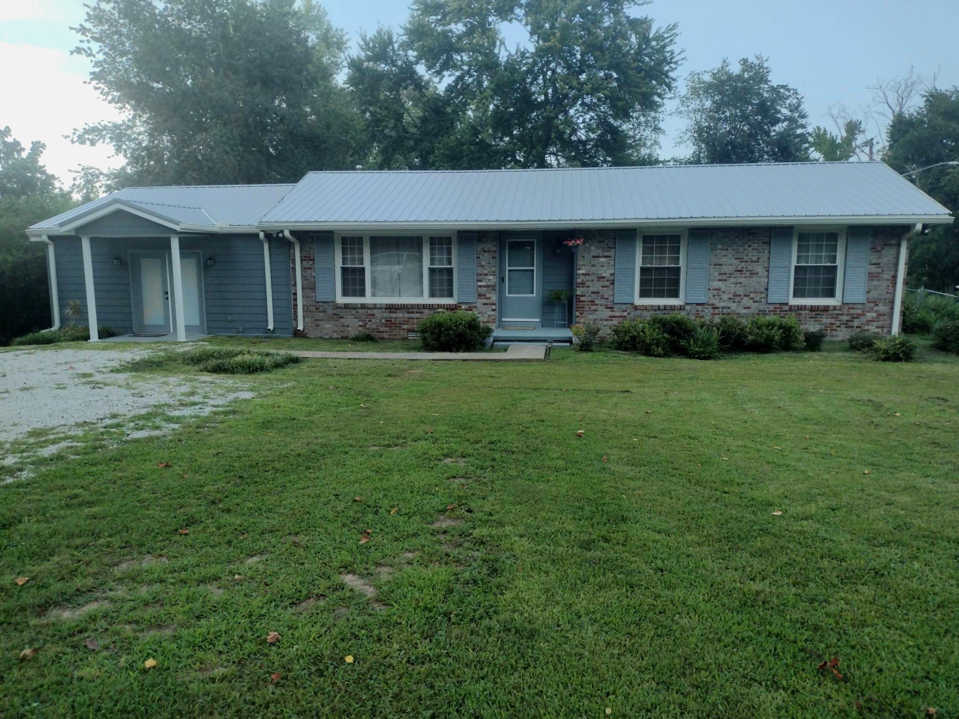 108 Sherry Ln Property Photo 1