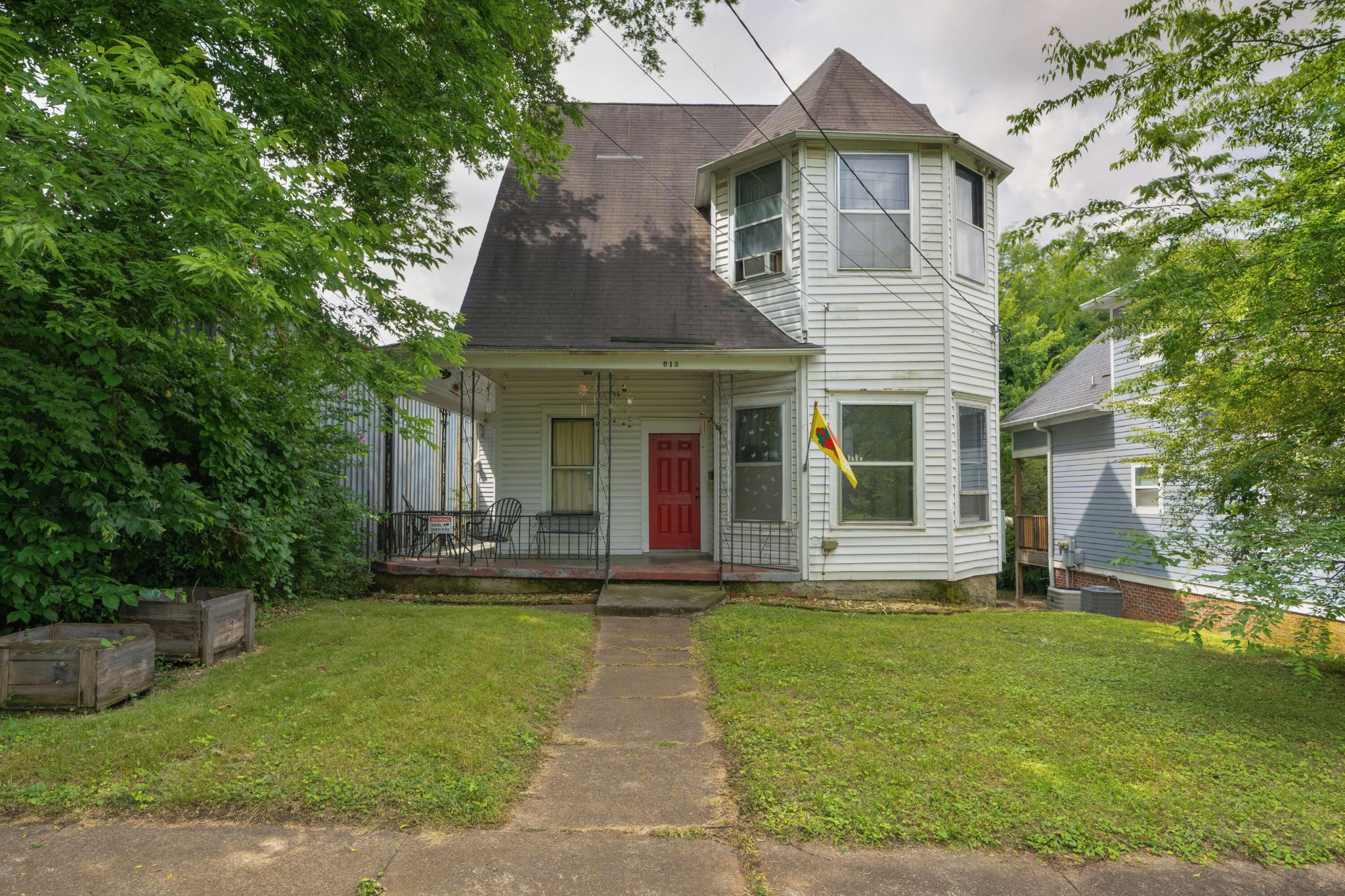 812 E 10th Street Property Photo 1