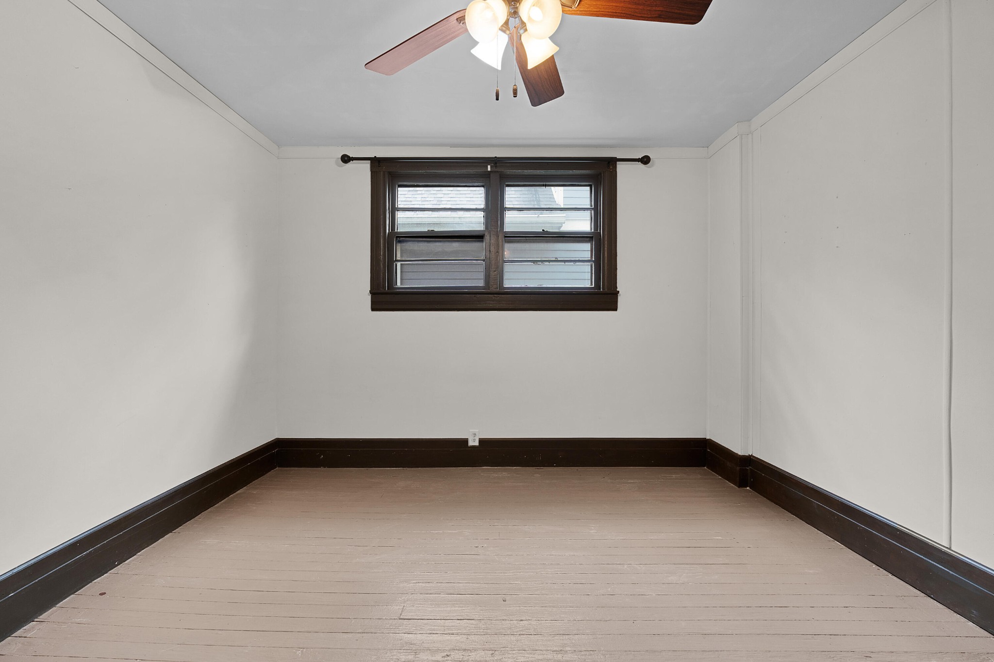 812 E 10th Street Property Photo 16