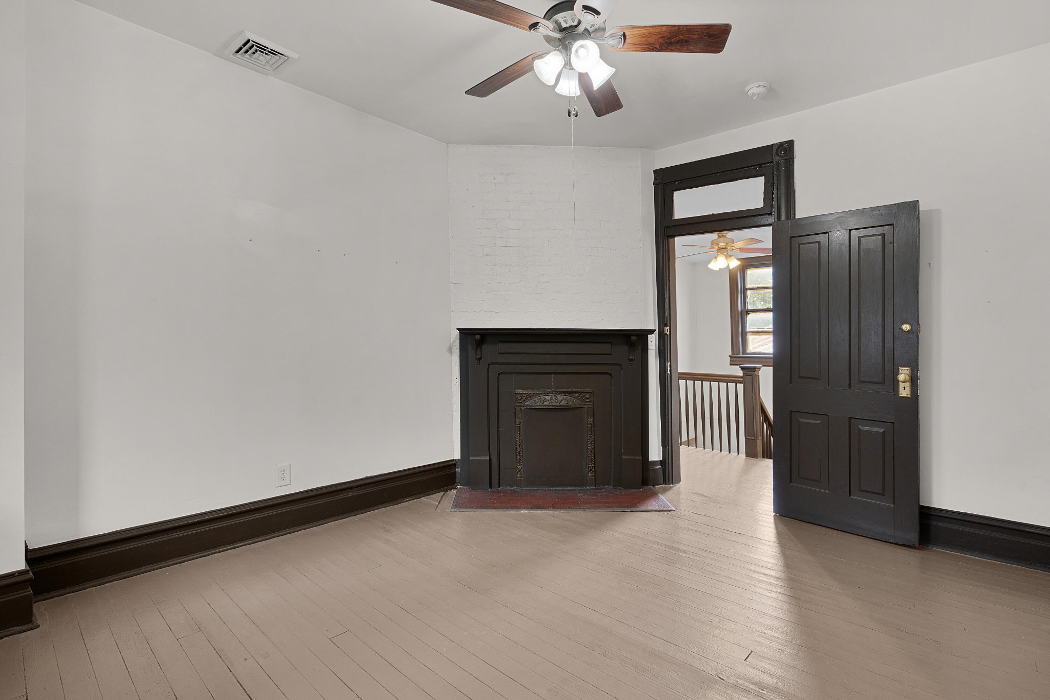 812 E 10th Street Property Photo 21