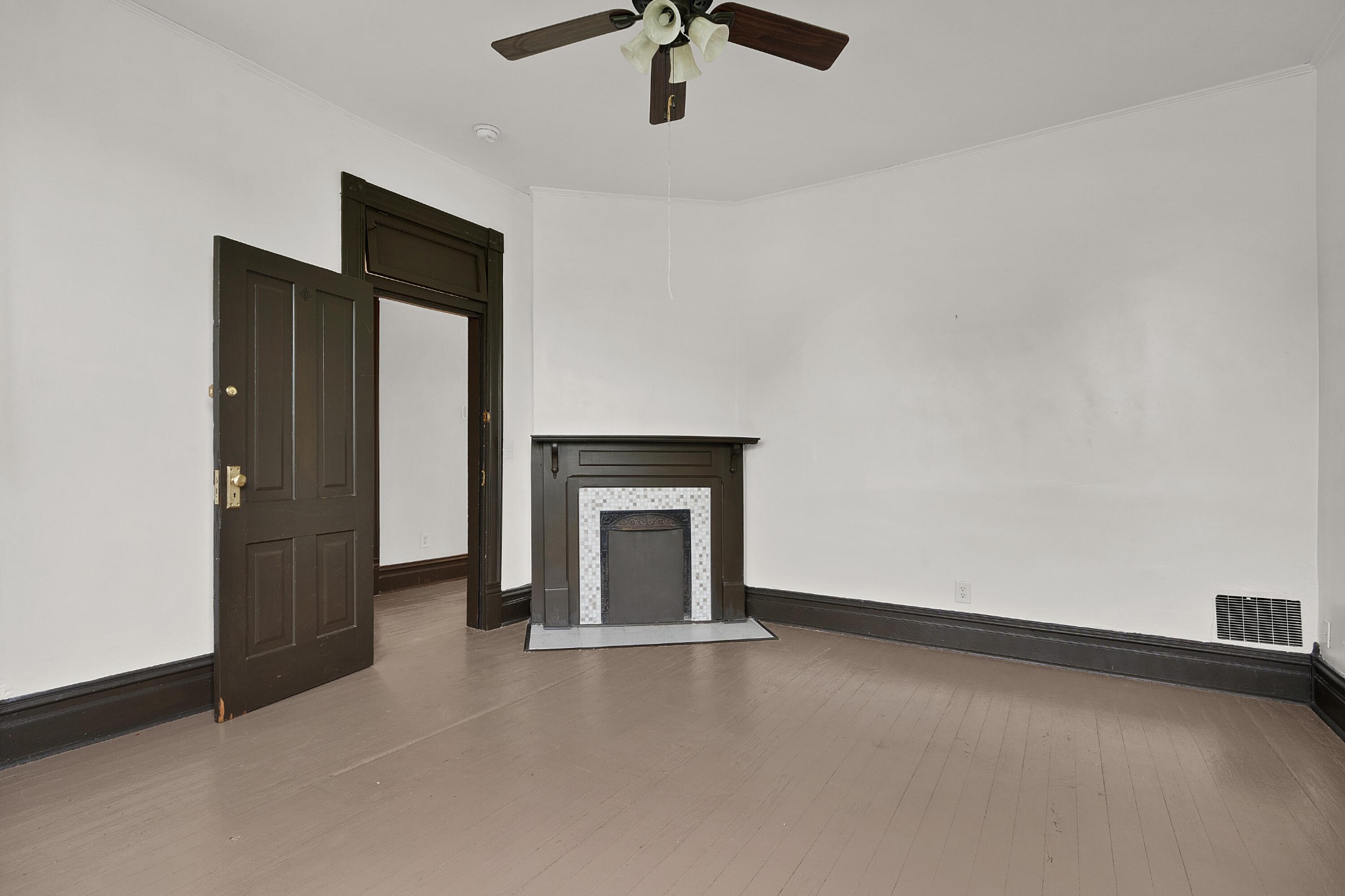 812 E 10th Street Property Photo 27