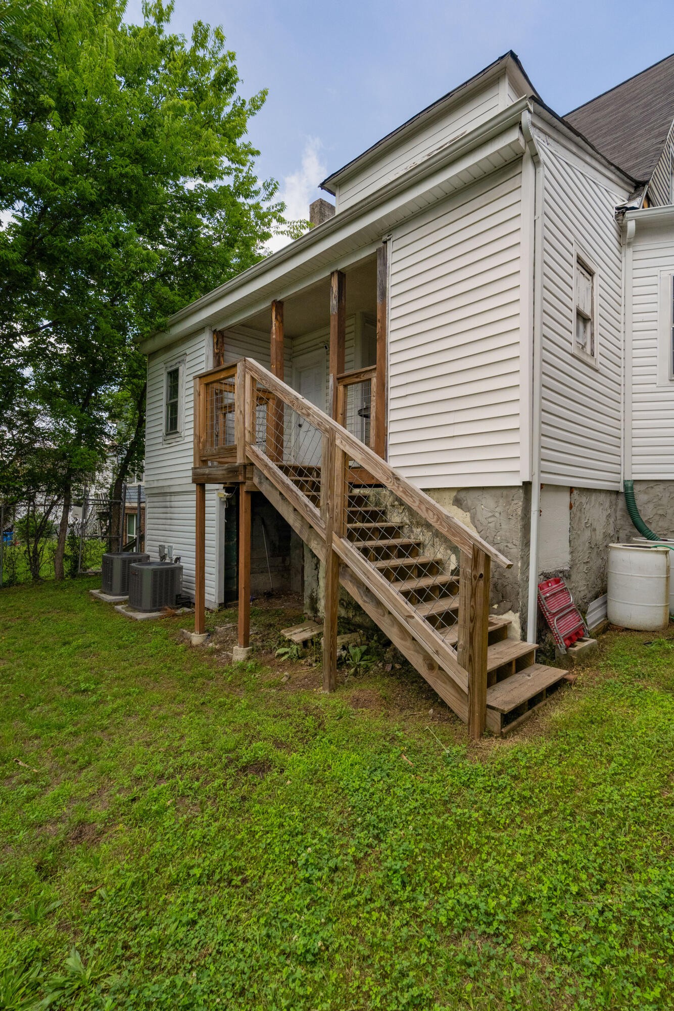 812 E 10th Street Property Photo 33