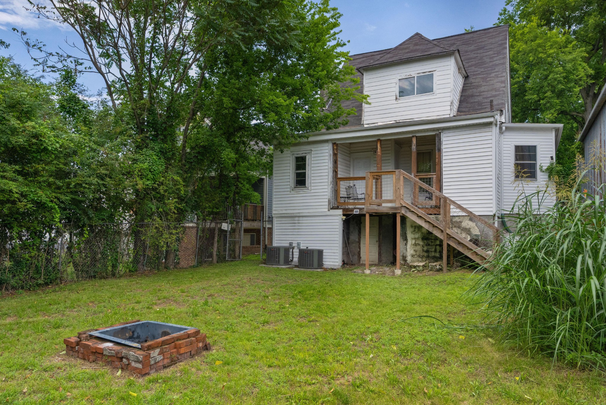 812 E 10th Street Property Photo 35