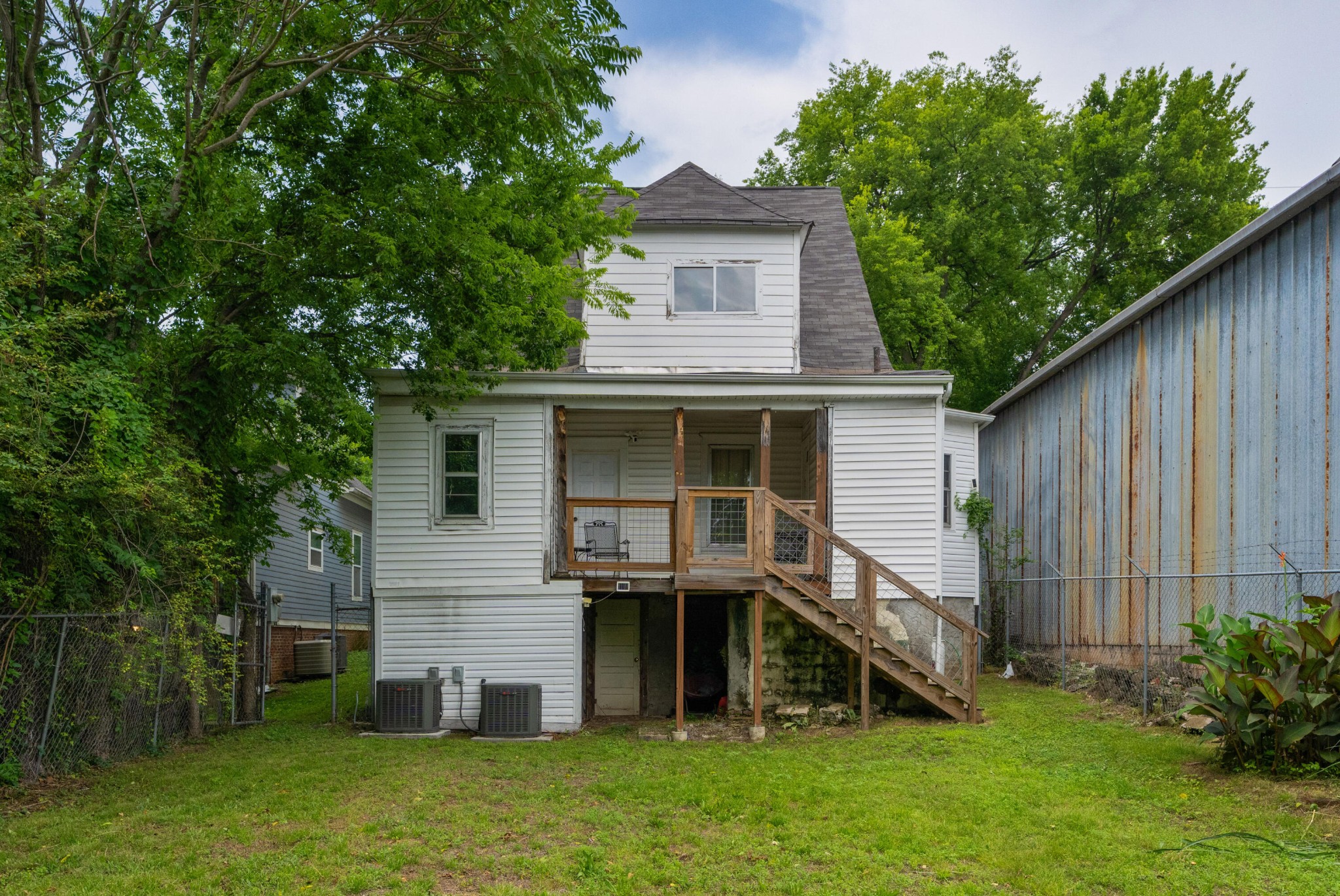 812 E 10th Street Property Photo 39