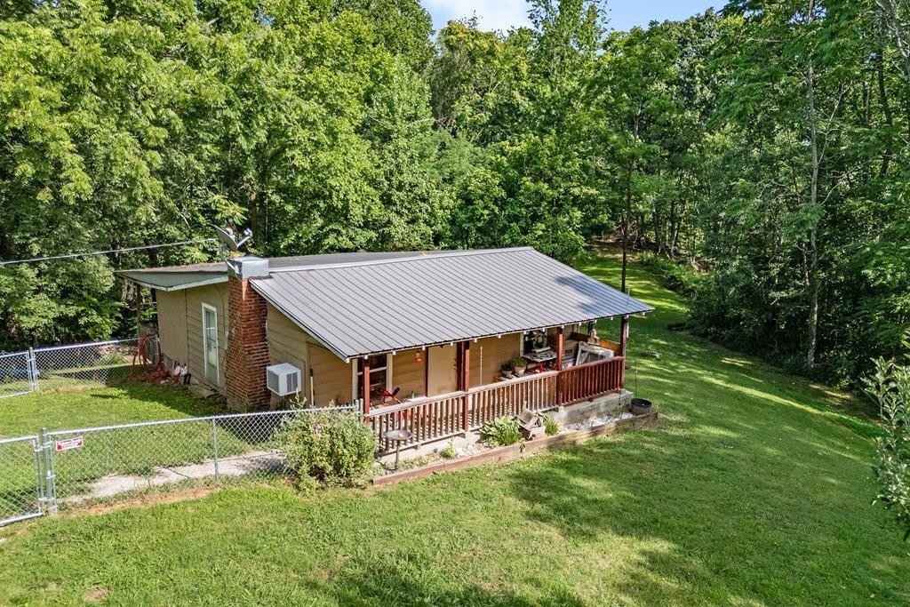 300 Poston Ridge Ln Property Photo 1