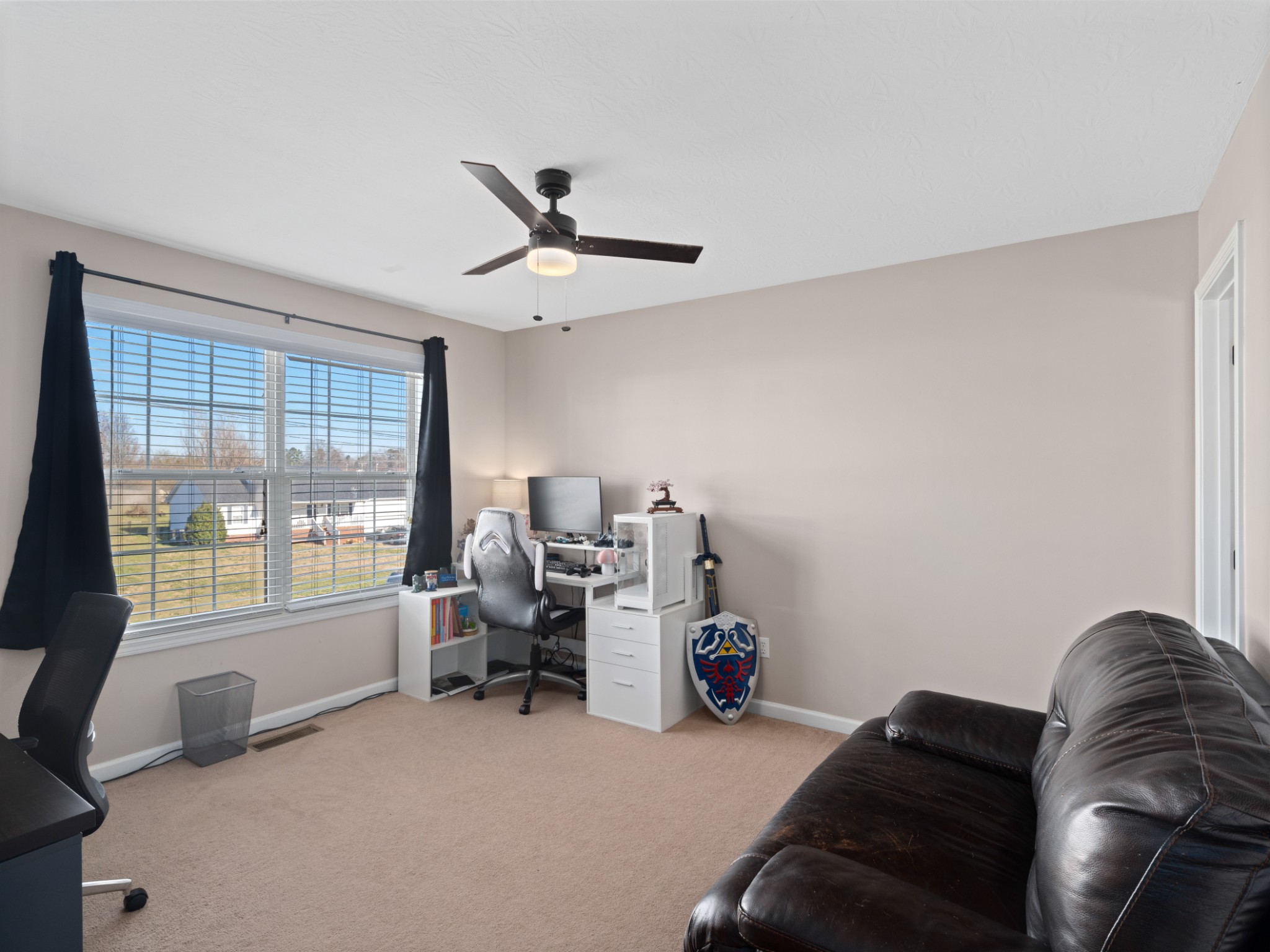 3911 Kings Ct Property Photo 16