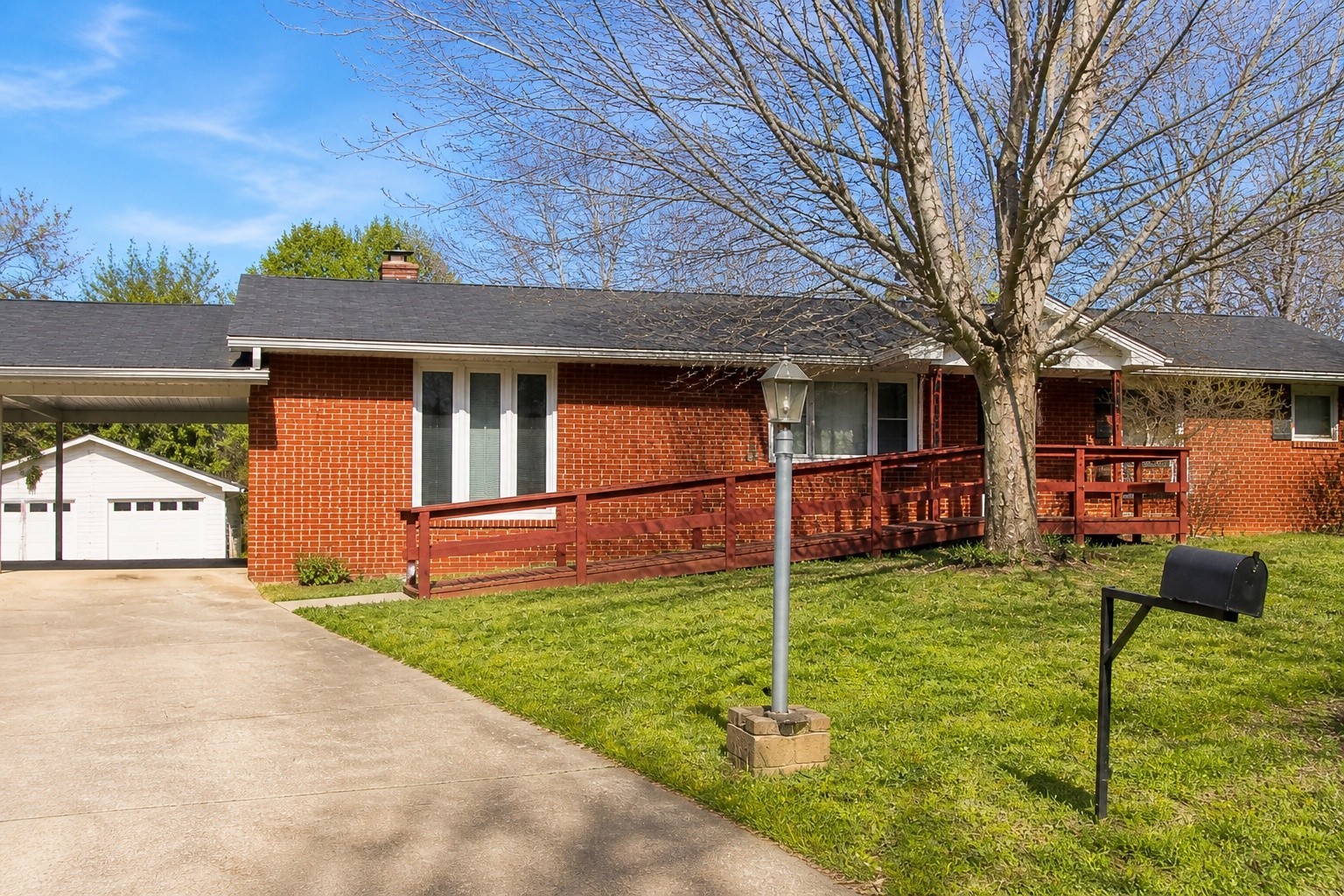 108 Printwood Dr Property Photo 1
