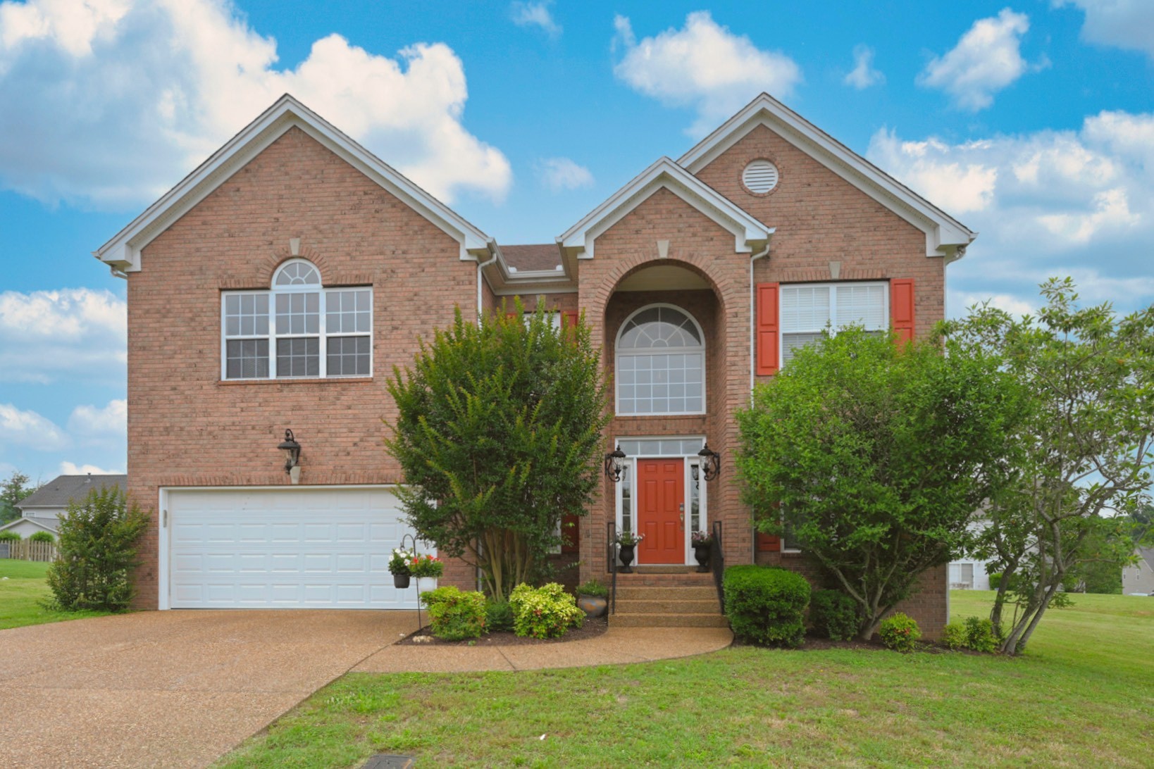 102 Lance Park Cir Property Photo 1