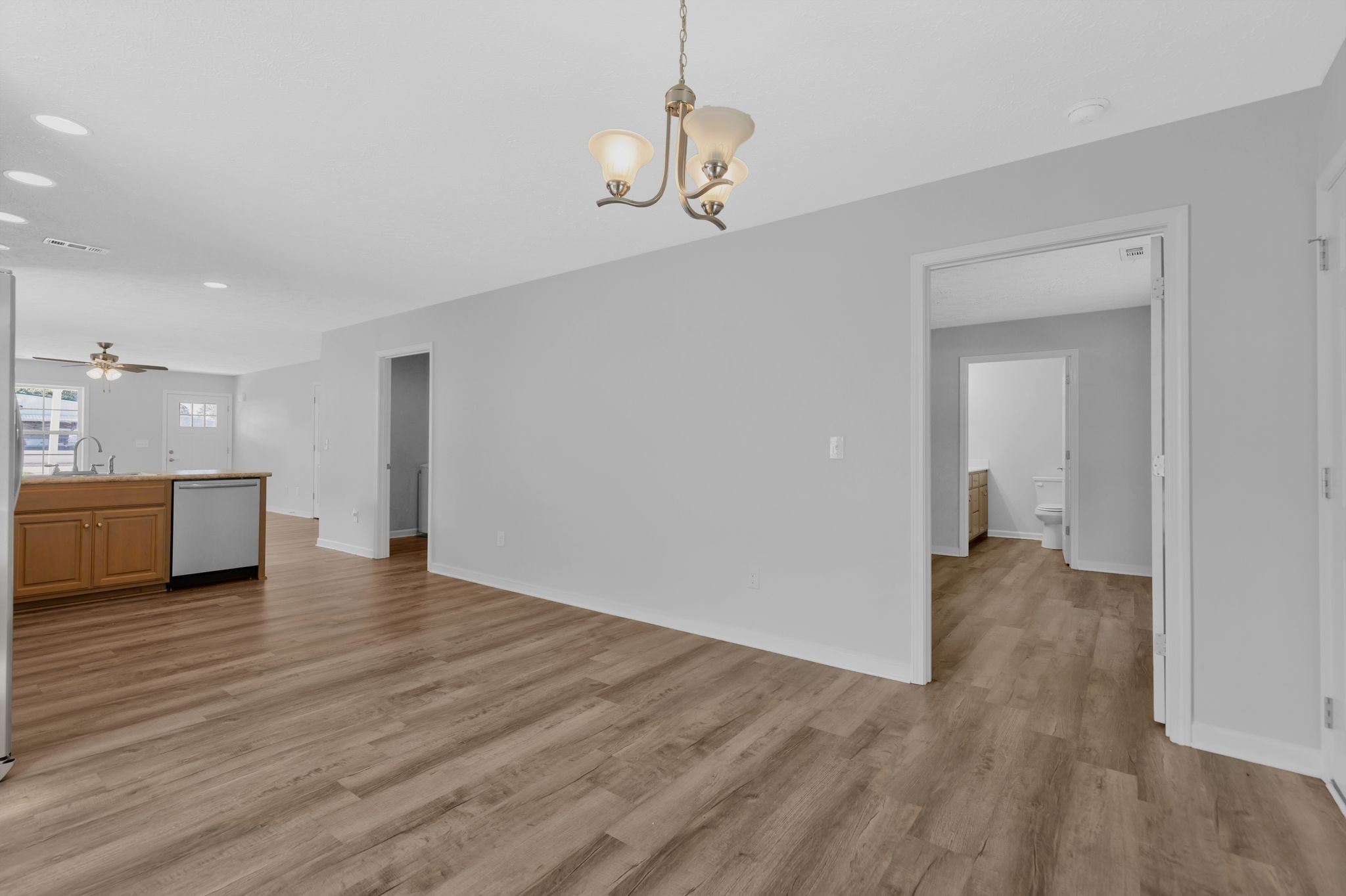 715 E Lincoln St Property Photo 15