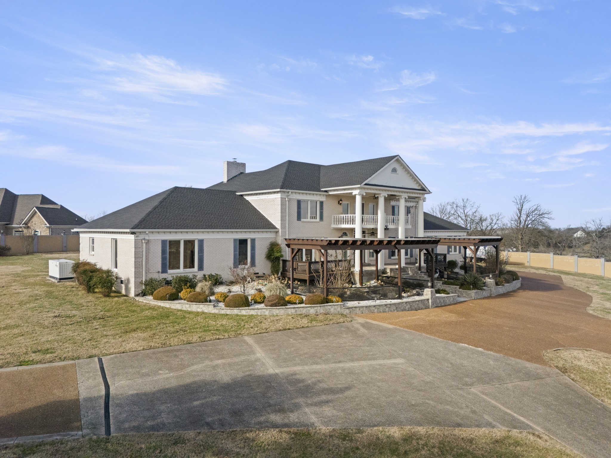 201 Vineyard Way Property Photo 1
