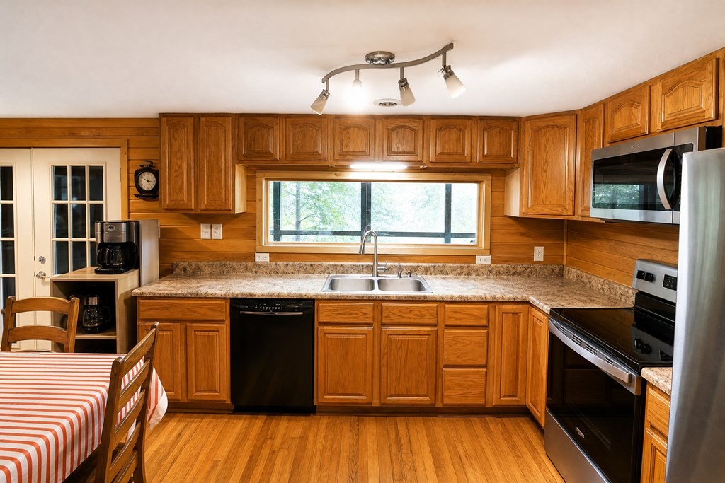 334 Wismer Rd Property Photo 10