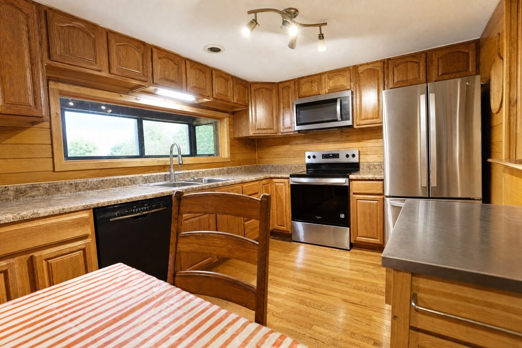 334 Wismer Rd Property Photo 12