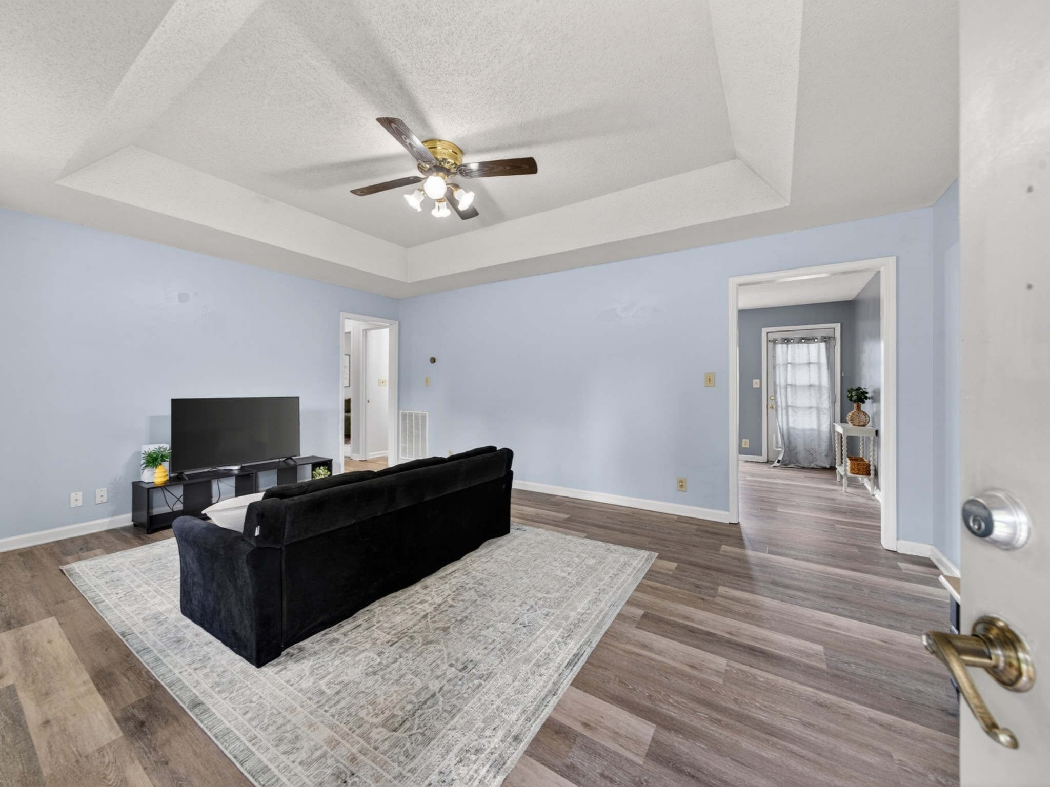 1914 Claymont Dr Property Photo 8