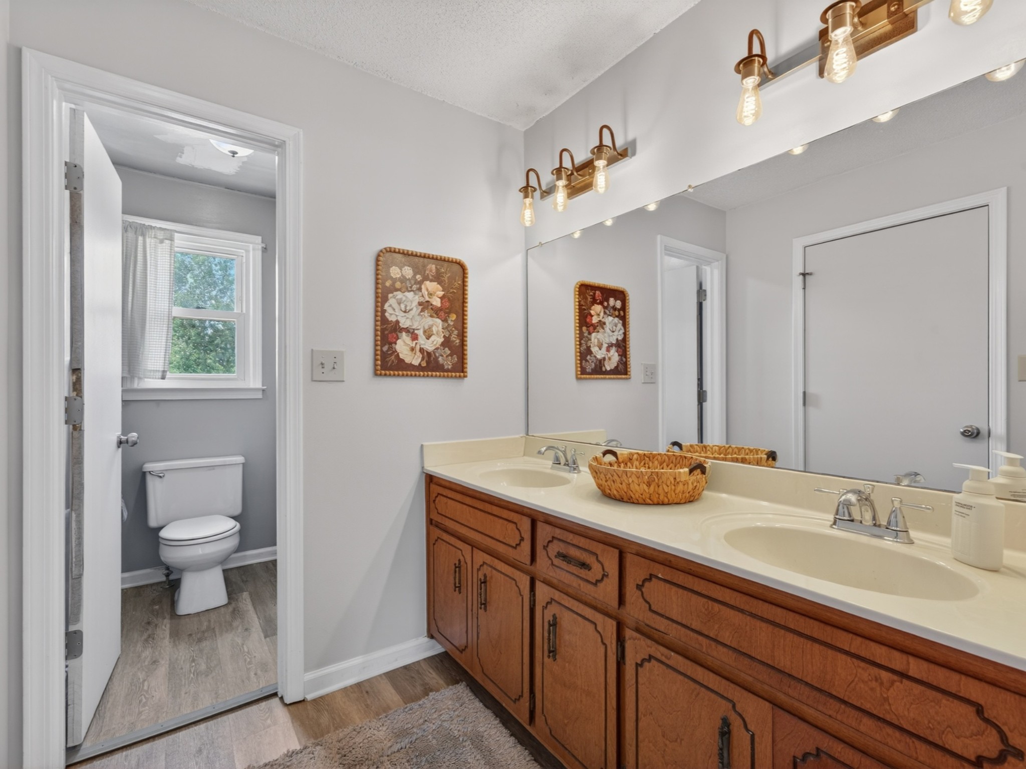 1914 Claymont Dr Property Photo 23