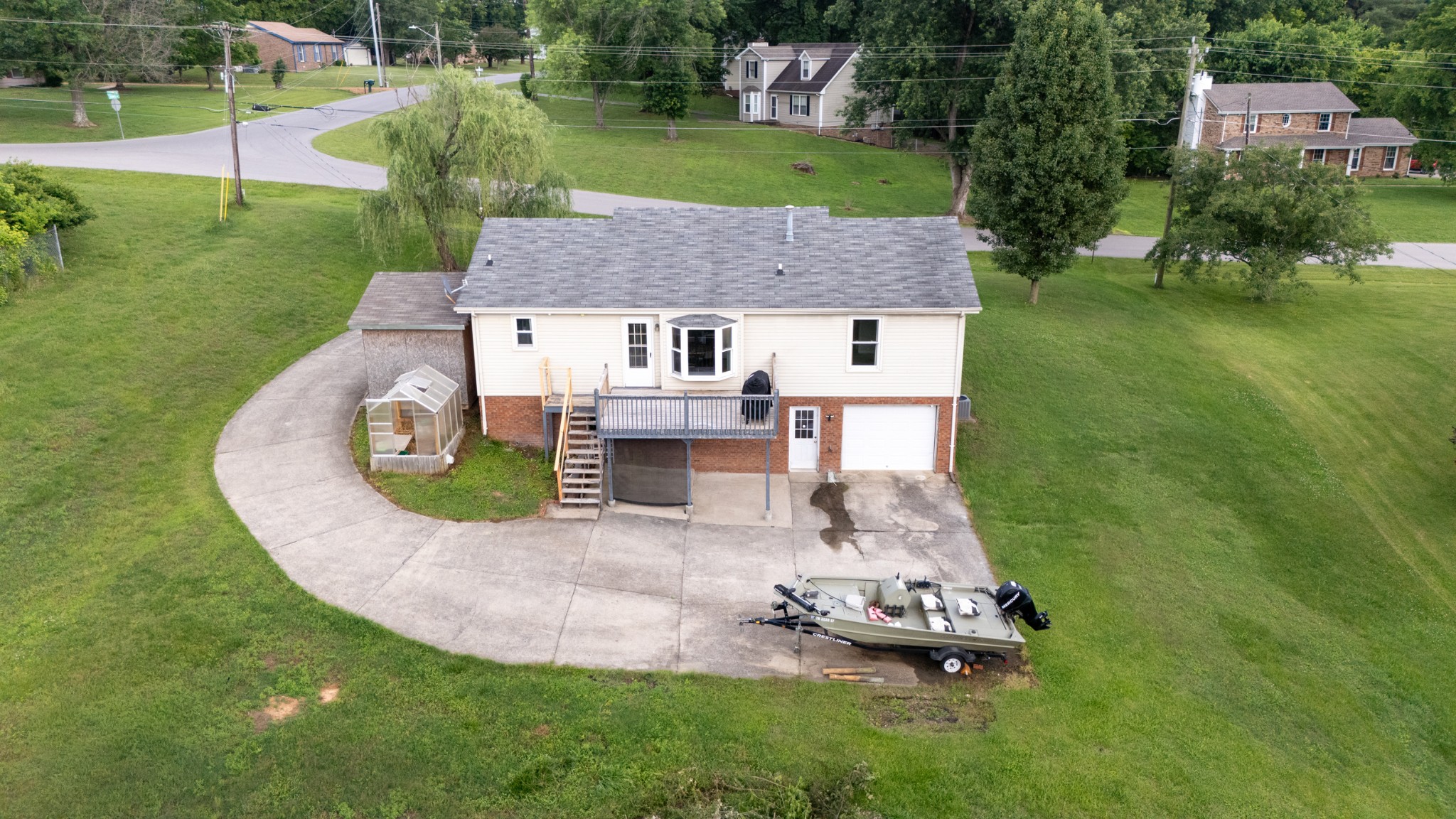 1914 Claymont Dr Property Photo 29