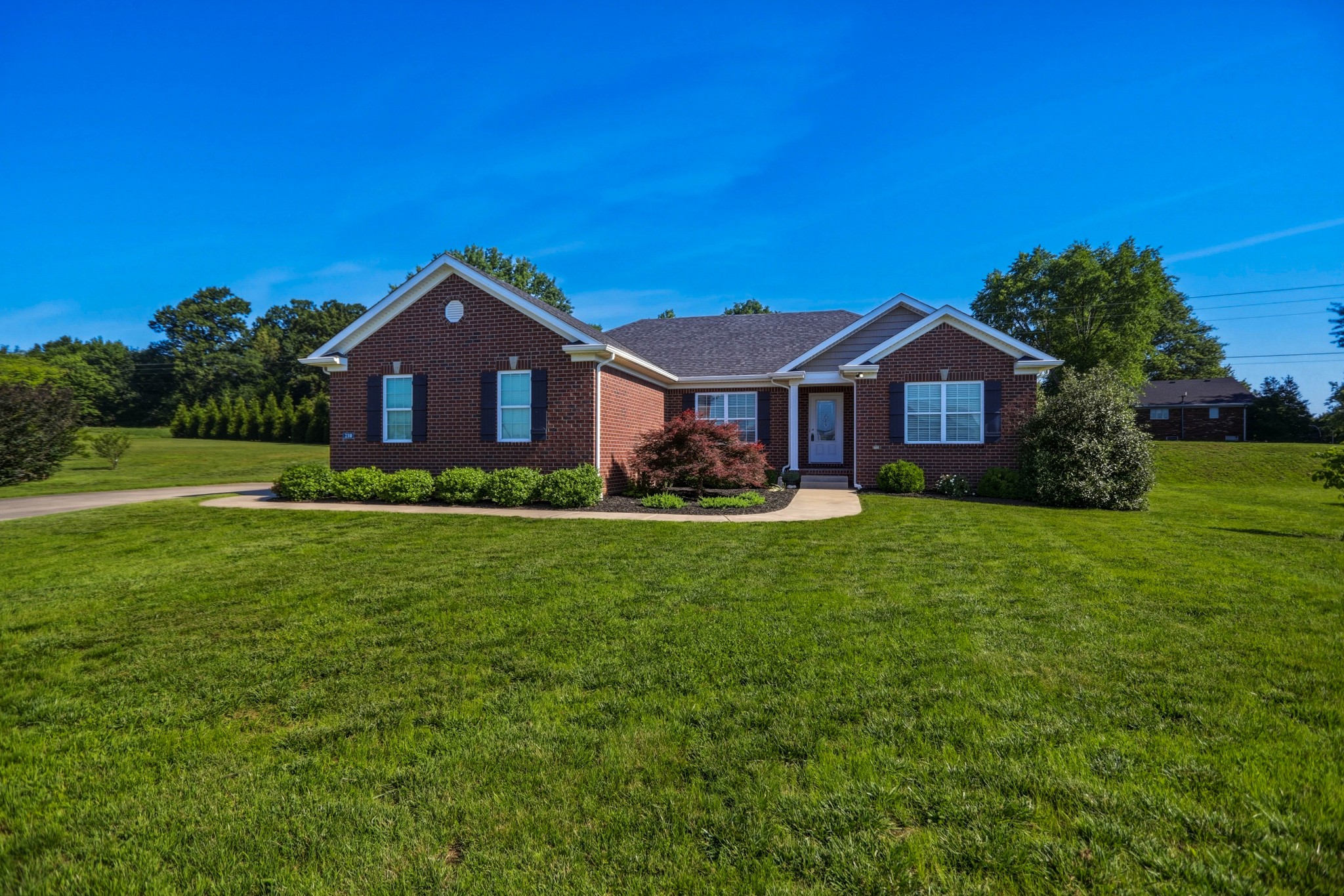 210 Claiborne Cir Property Photo 1