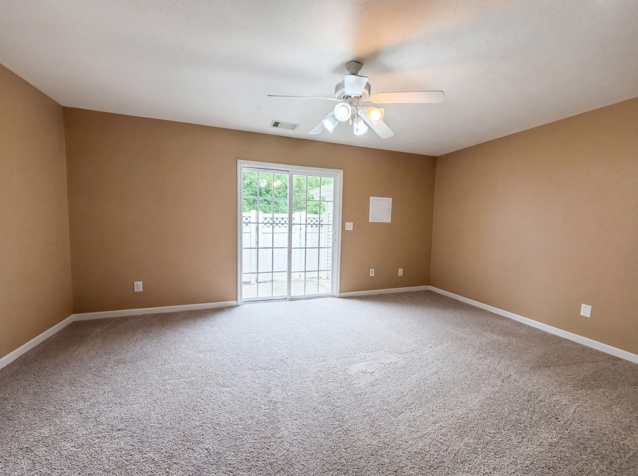 2032 Shaylin Loop Property Photo 8