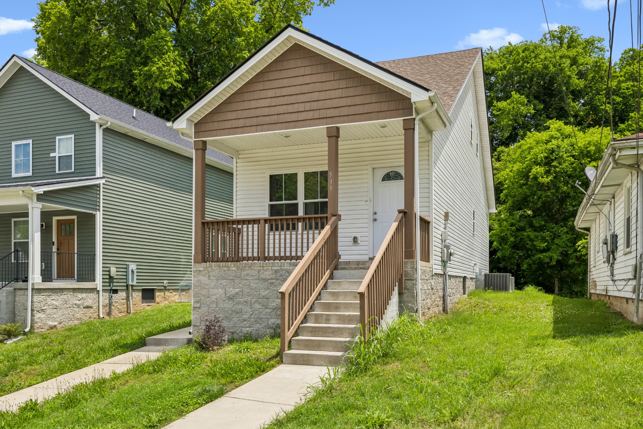 539 9th St Property Photo 1