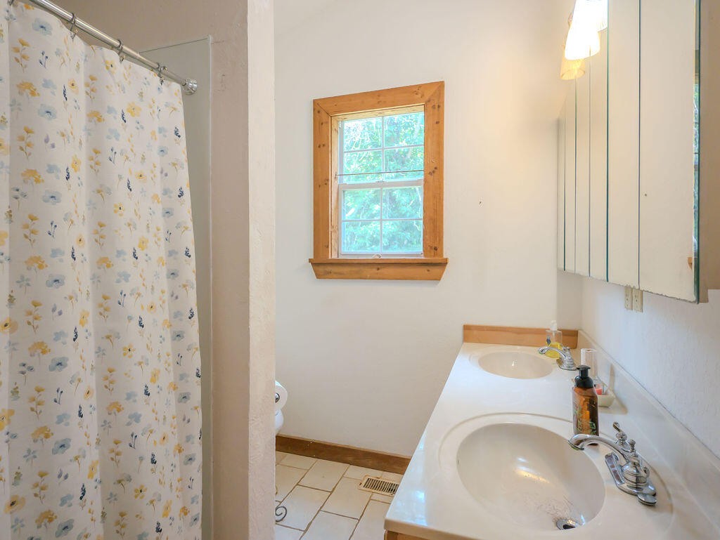 275 Spring Creek Road Property Photo 11