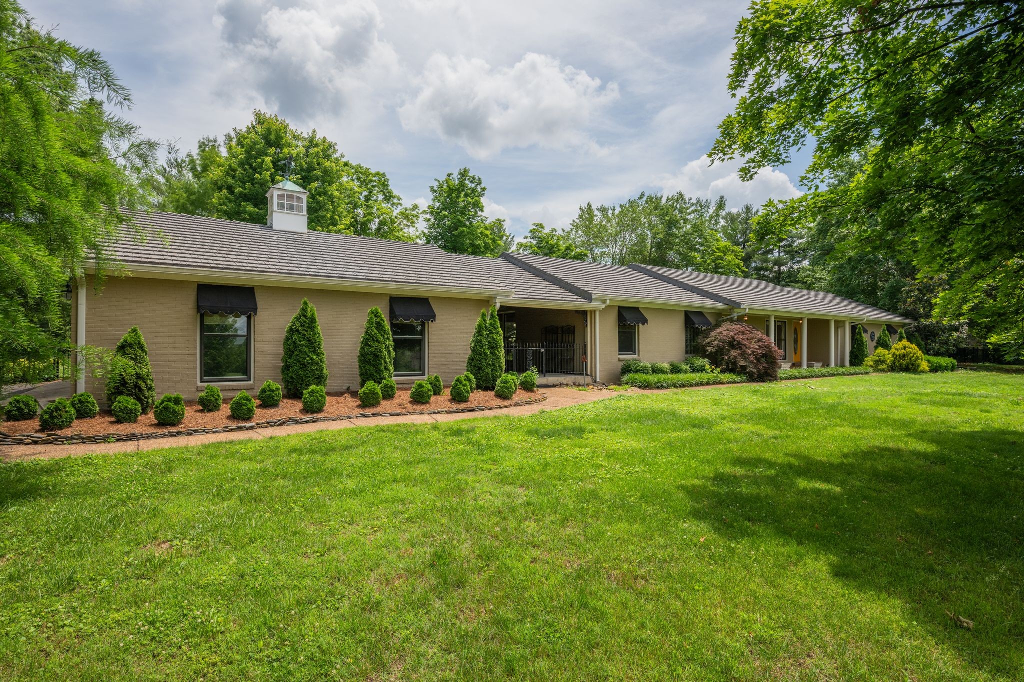 9133 Twelve Corners Rd Property Photo 1