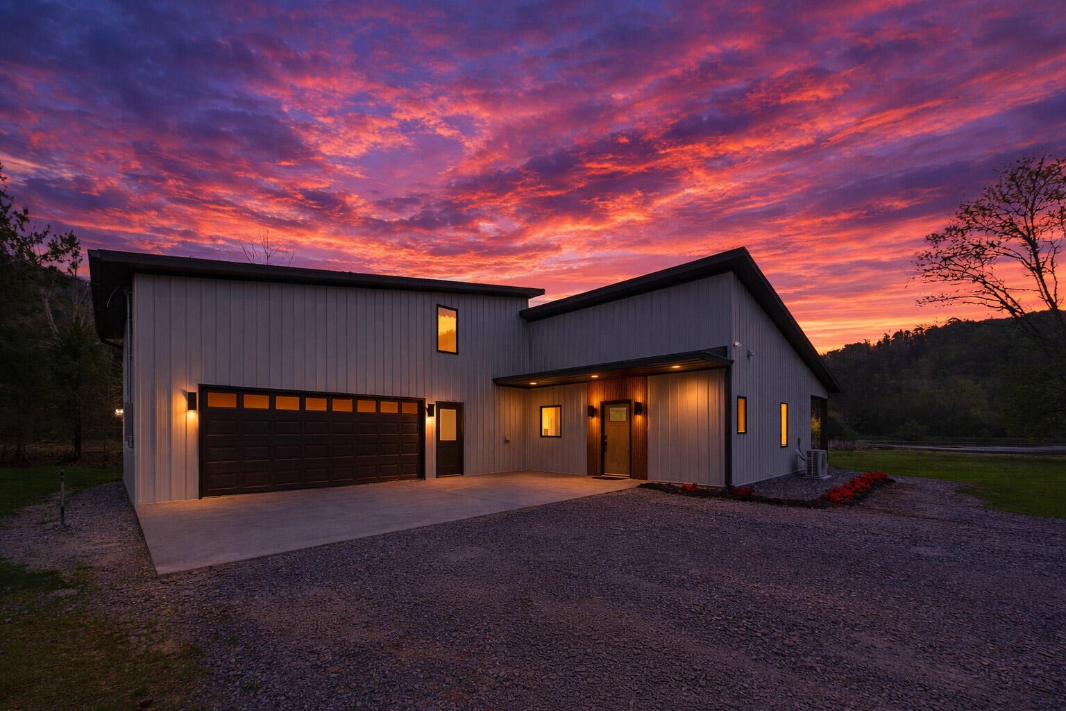 1483 Reagan Valley Road Property Photo 3