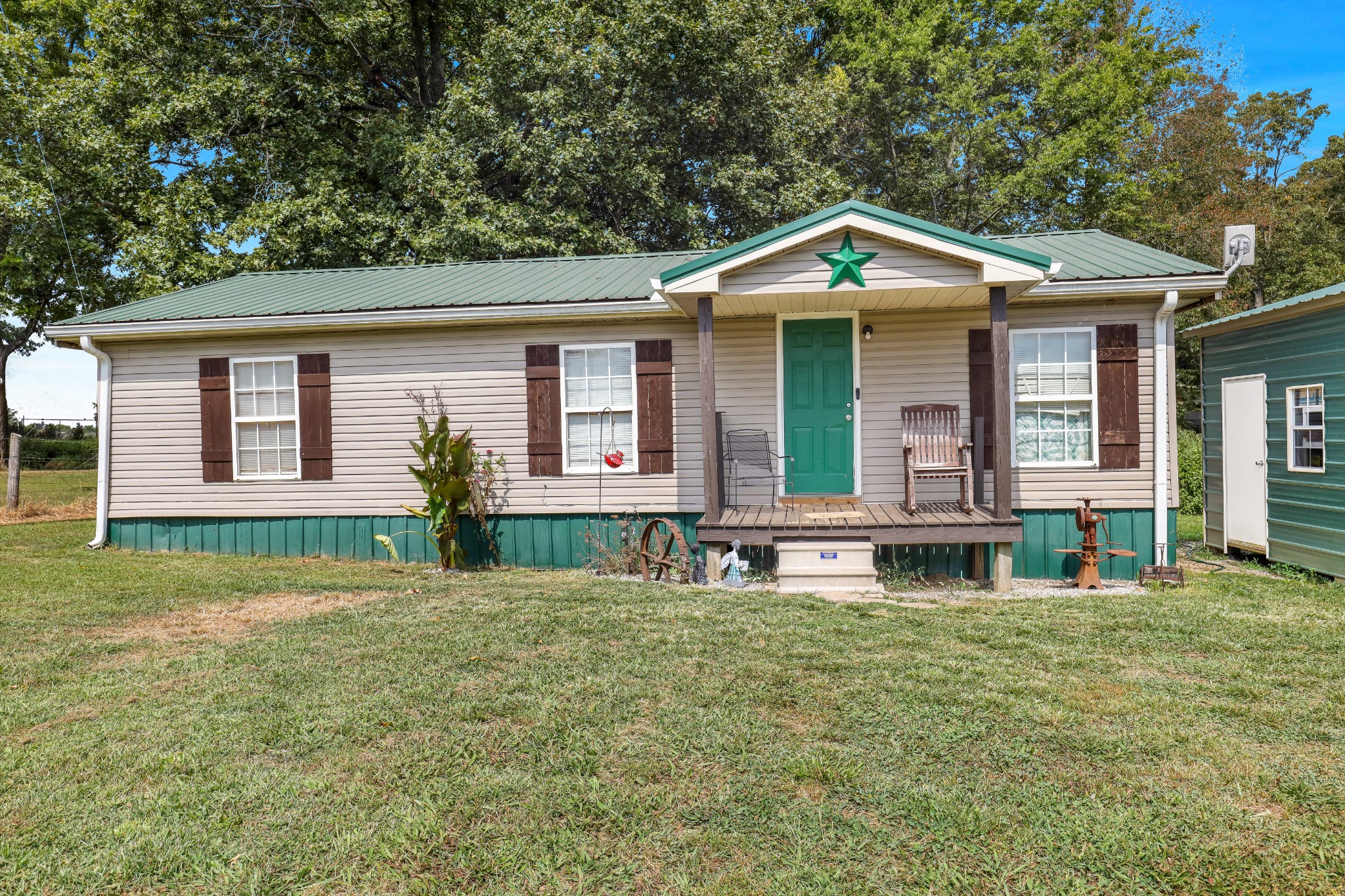 6016 Highland Rd Property Photo 1