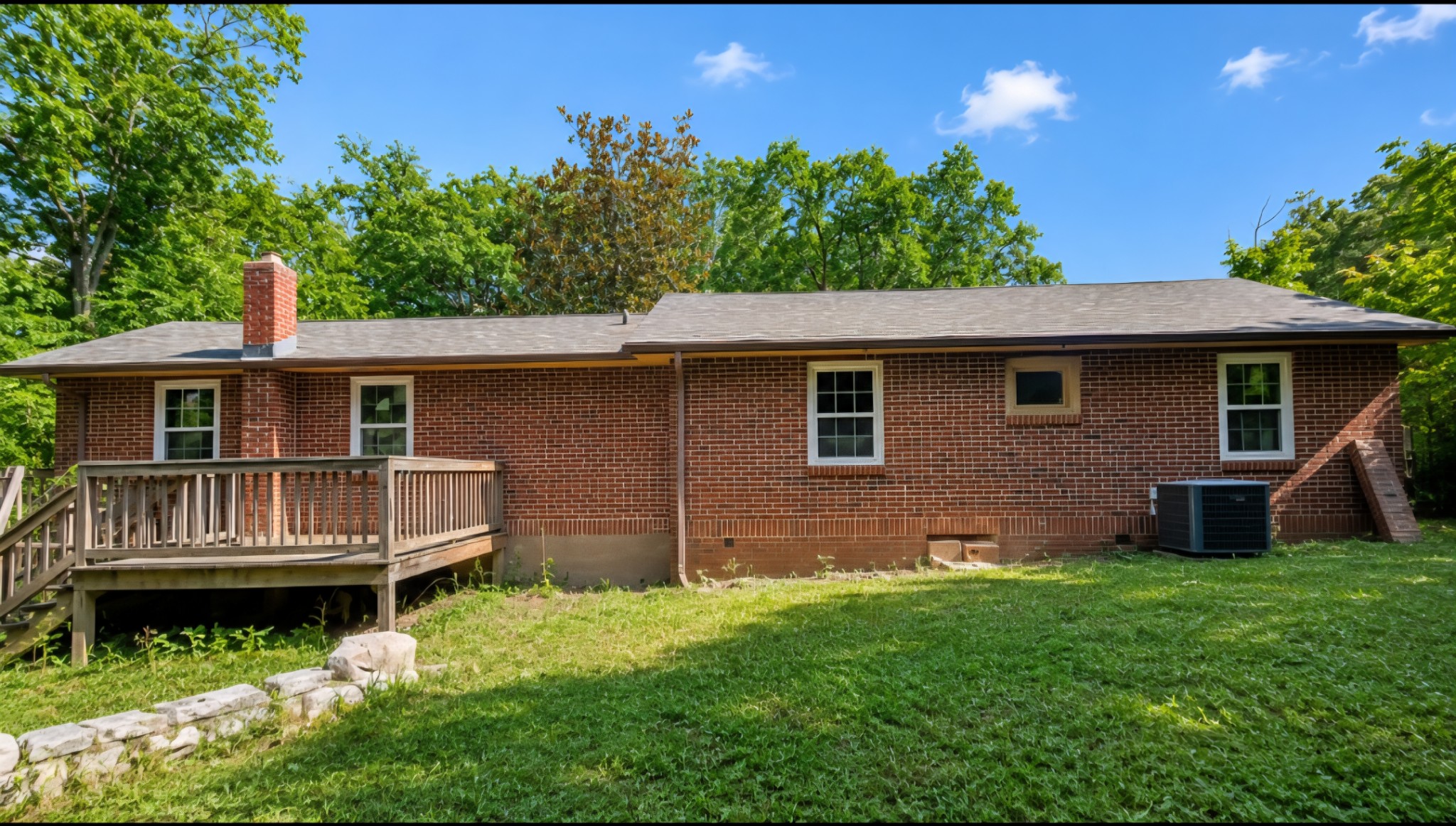 110 Cherry St Property Photo 3