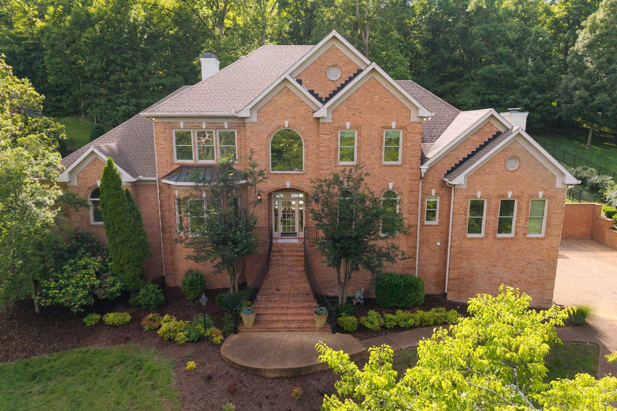 537 Grand Oaks Dr