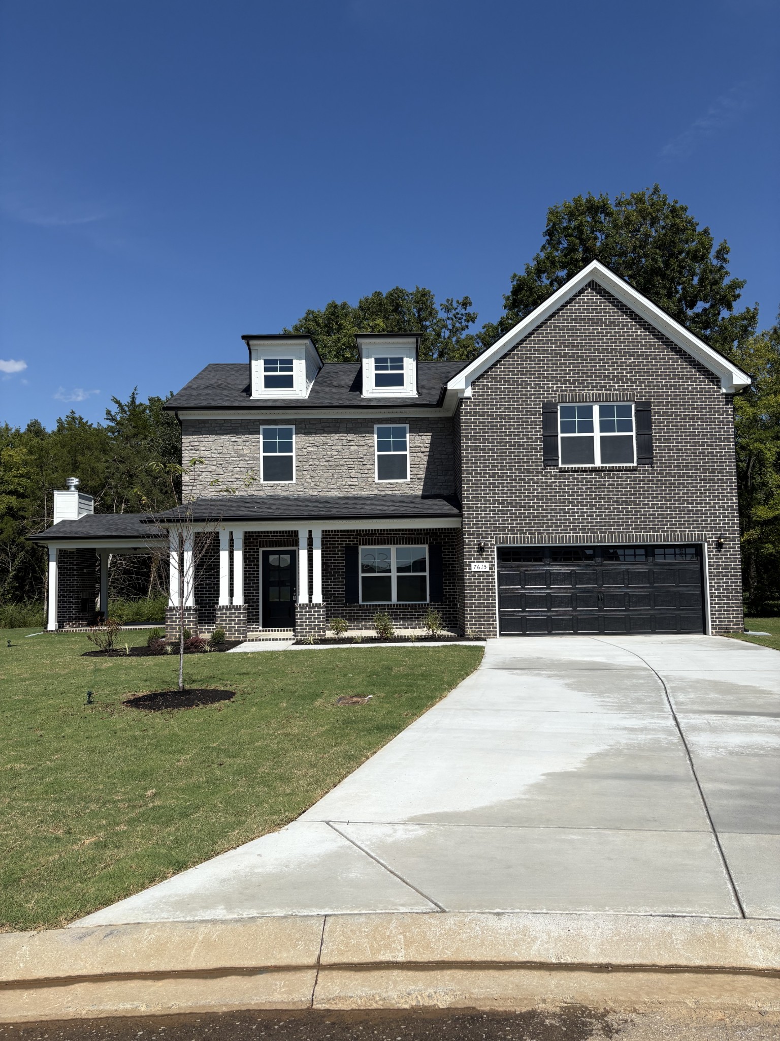7615 Rookersbend Drive Property Photo 1